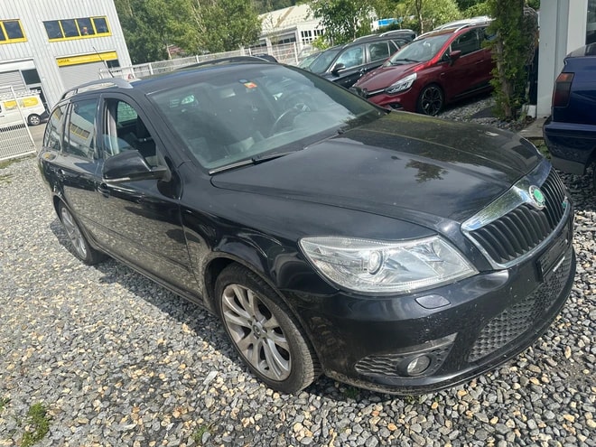 SKODA Octavia Combi 2.0 TSI RS DSG-image-11