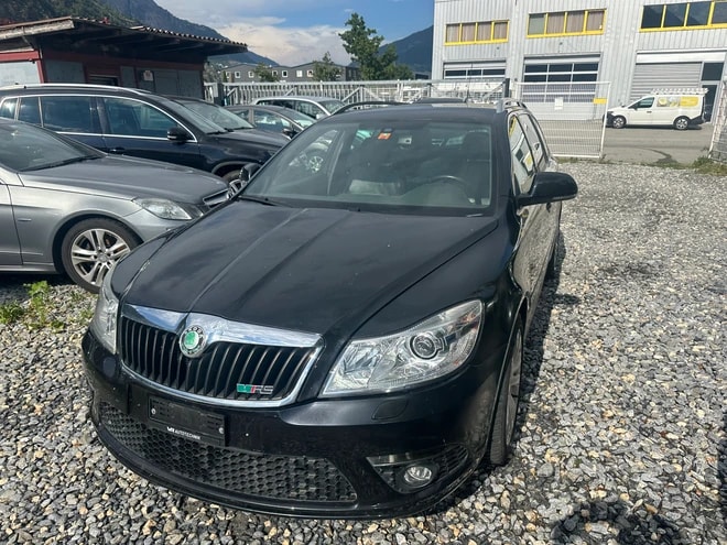 SKODA Octavia Combi 2.0 TSI RS DSG-image-10