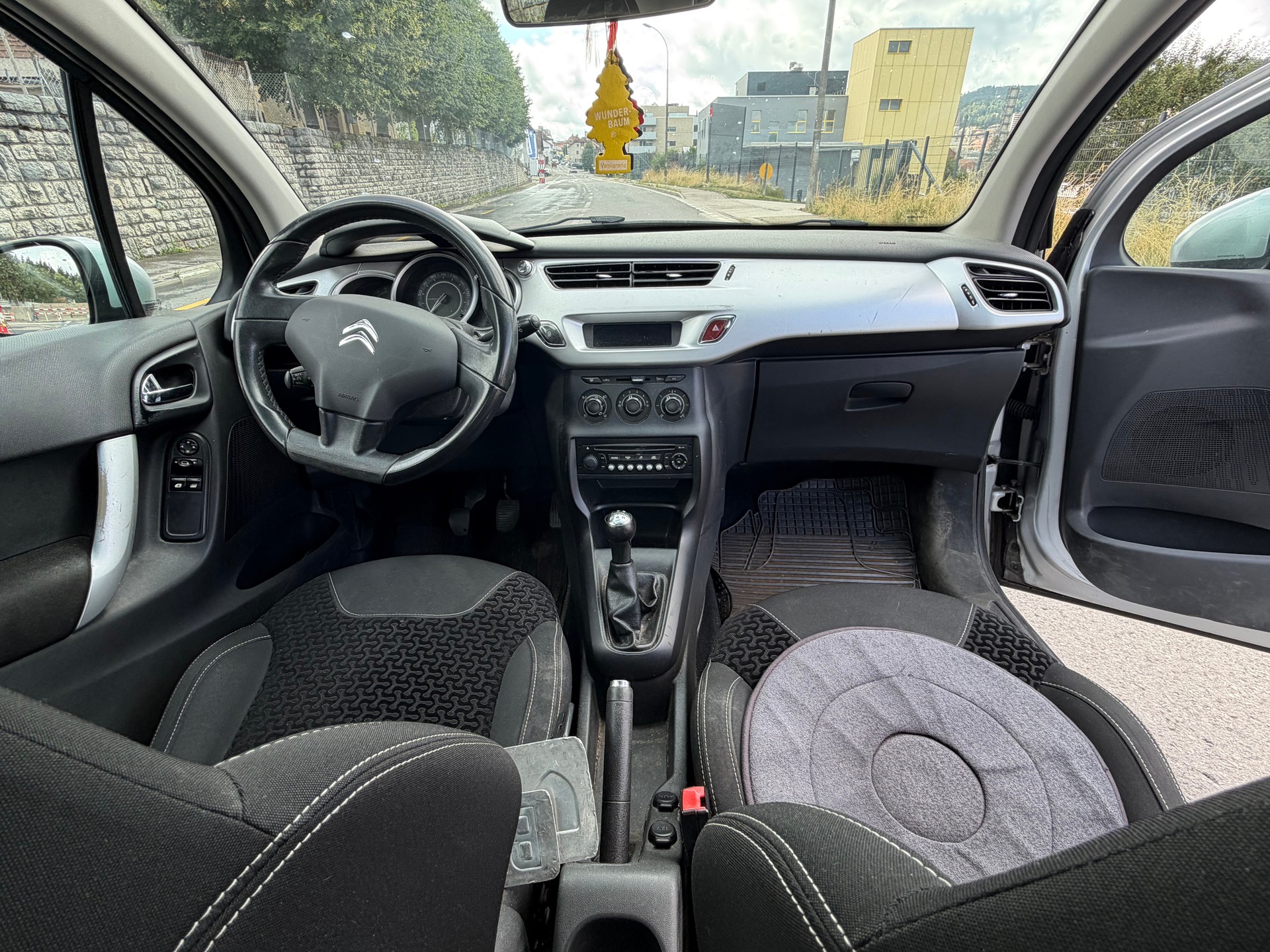 CITROEN C3 1.4i 16V Exclusive-image-7