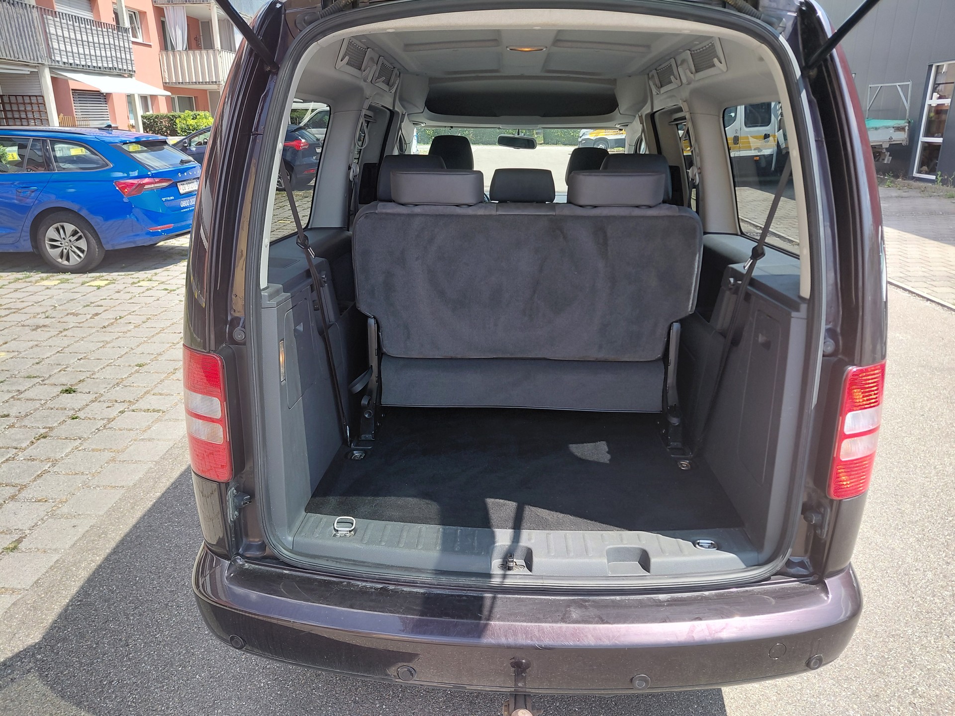 VW CaddyMaxi 2.0TDI 4Motion Comfortline DSG 7 Plätze-image-9