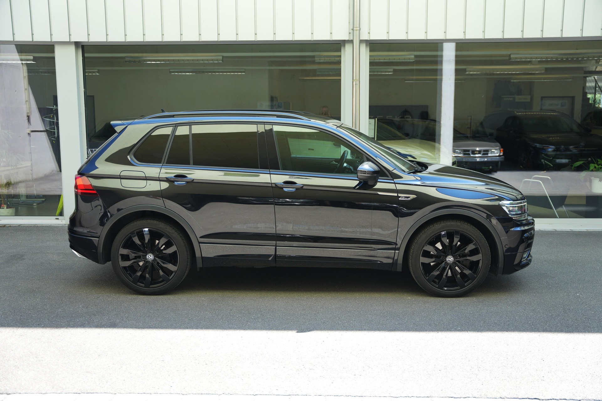 VW Tiguan 2.0 TSI Highline DSG-image-1