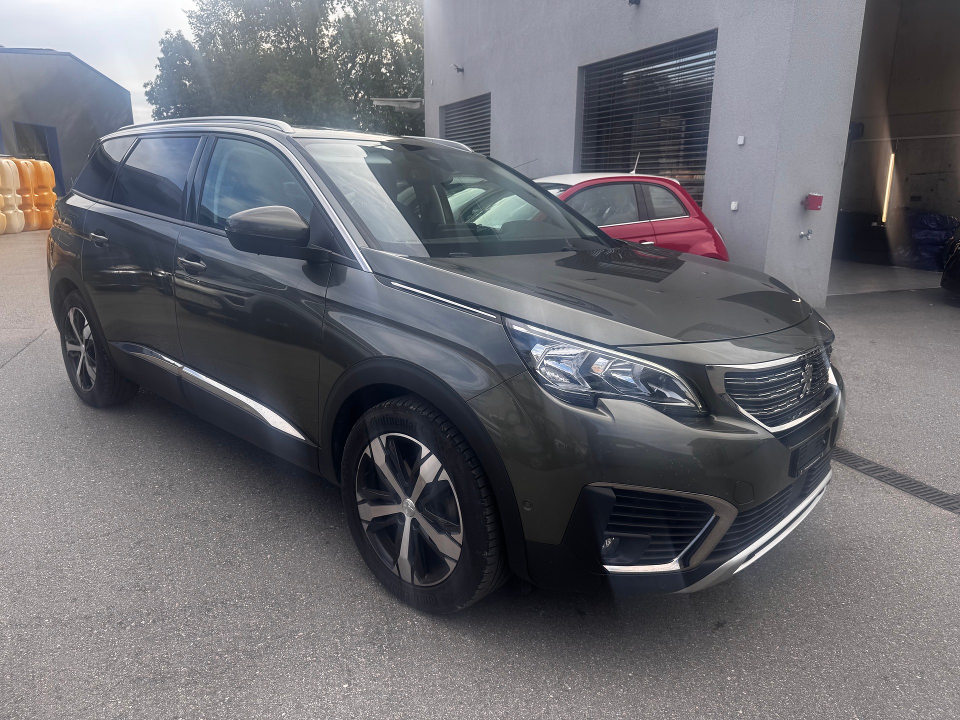 PEUGEOT 5008 1.6 THP Allure EAT-image-2