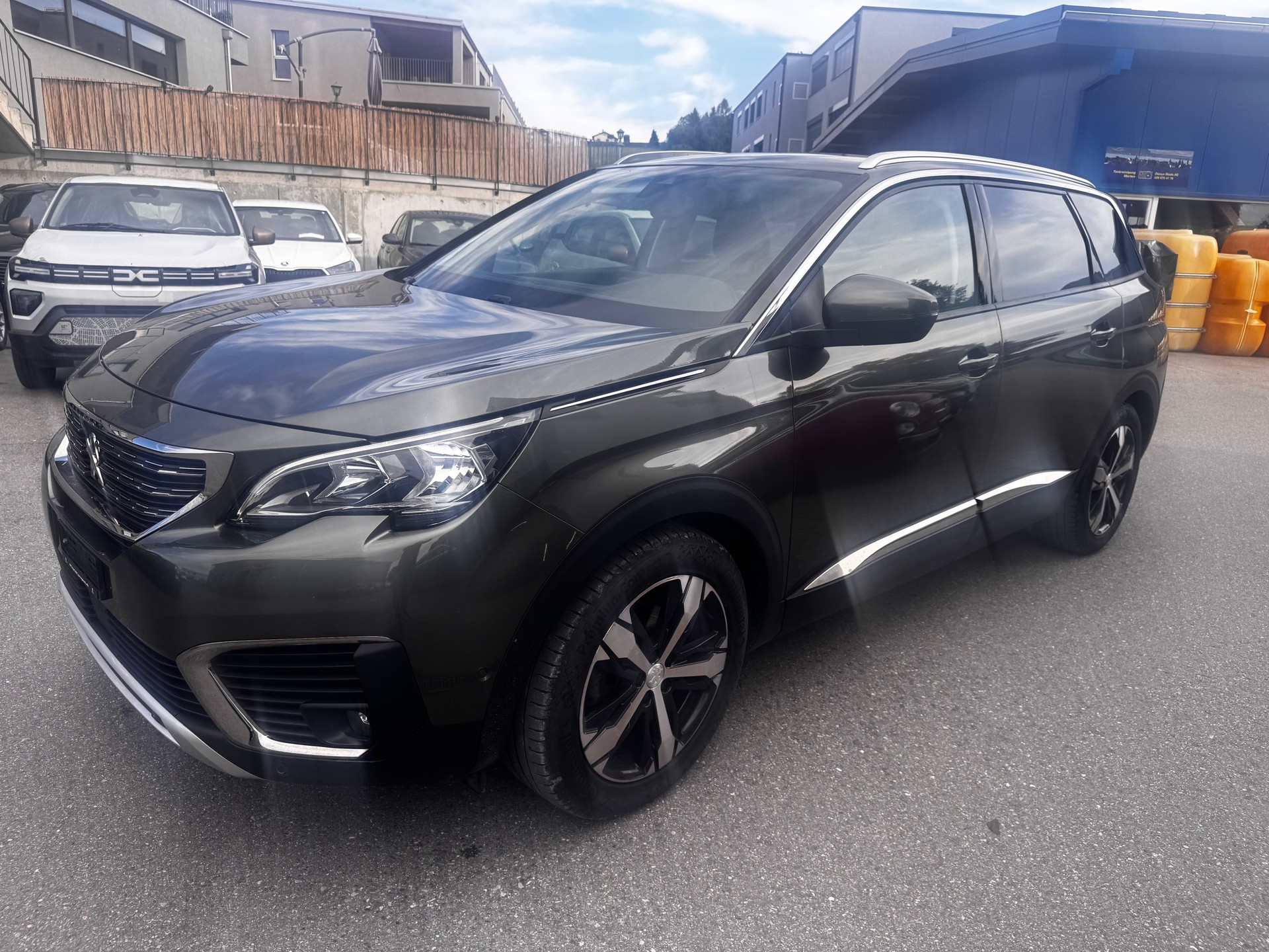 PEUGEOT 5008 1.6 THP Allure EAT-image-0