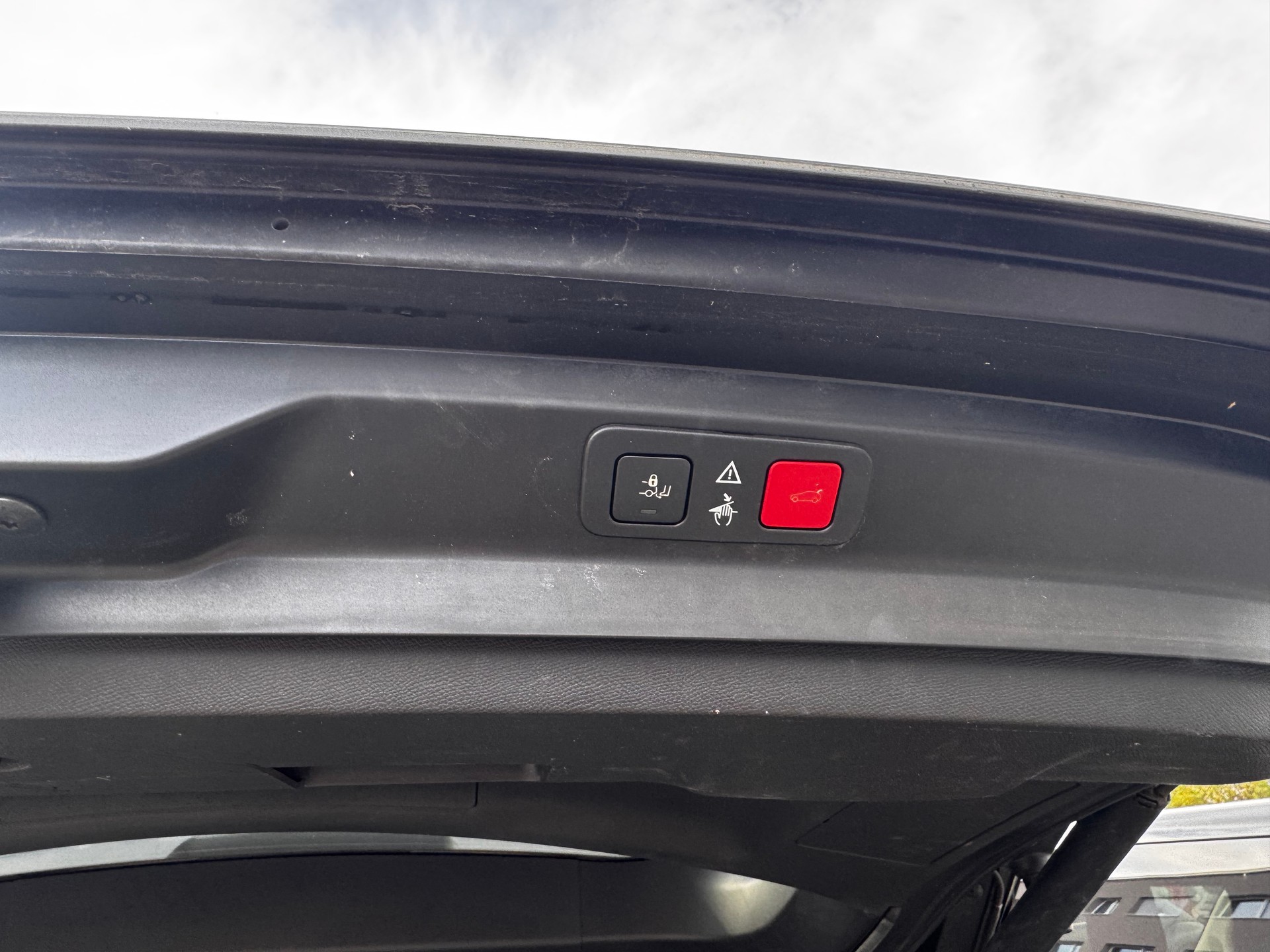 PEUGEOT 5008 1.6 THP Allure EAT-image-9