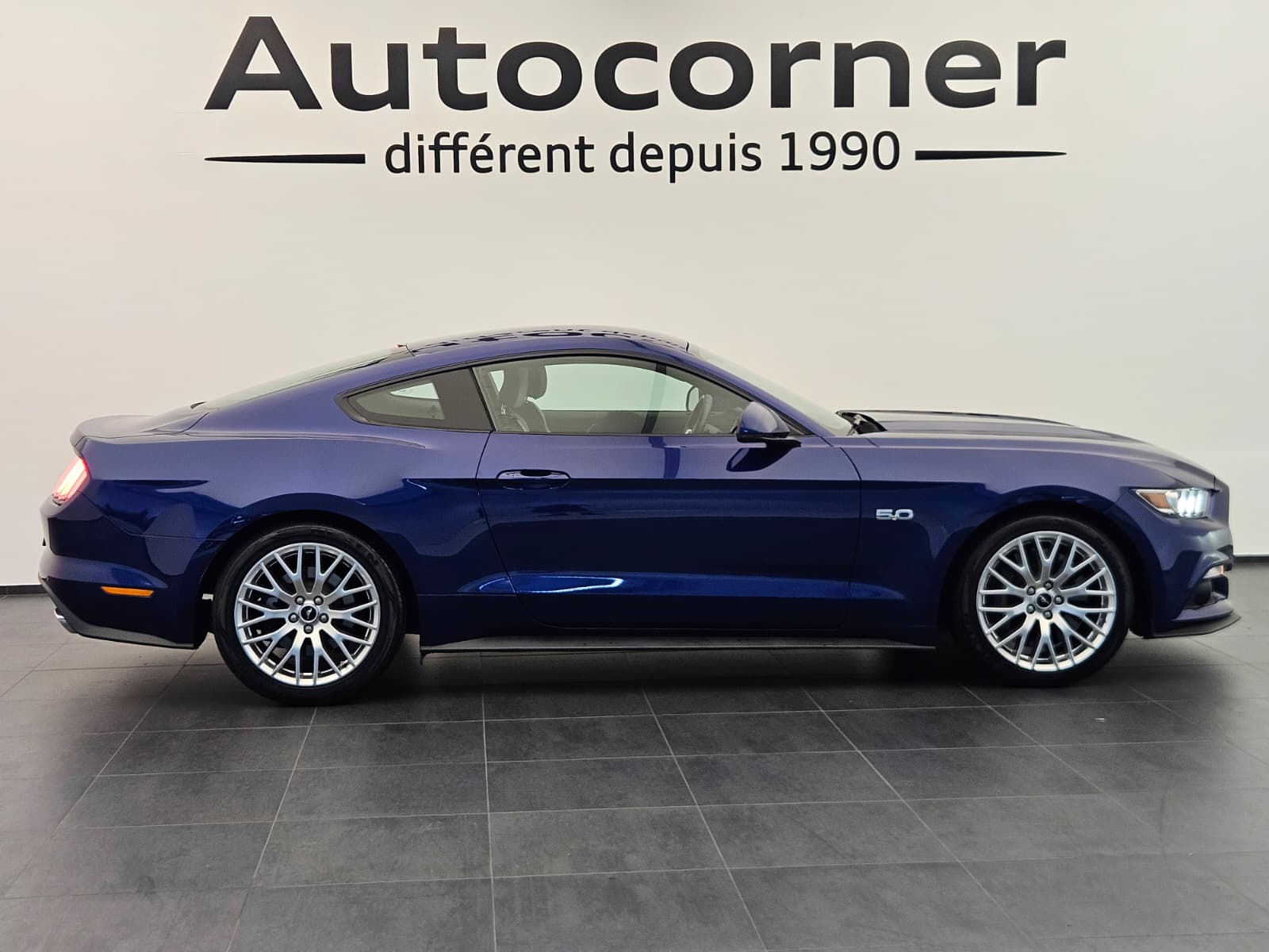 FORD Mustang Fastback 5.0 V8 GT Automat-image-5