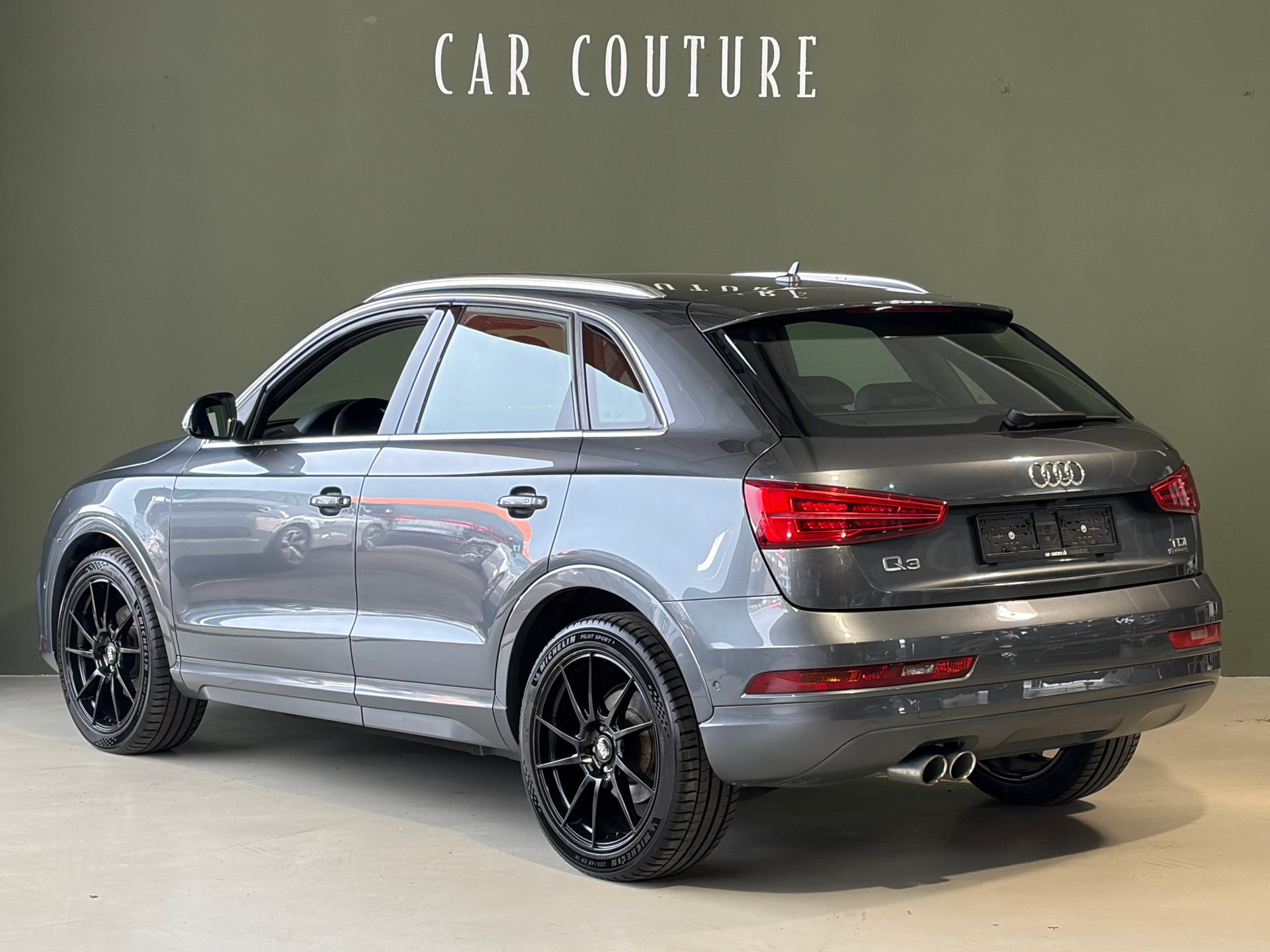 AUDI Q3 2.0 TDI S-Line Quattro S-tronic * El-Anhängerkupplung *-showroom-element-3