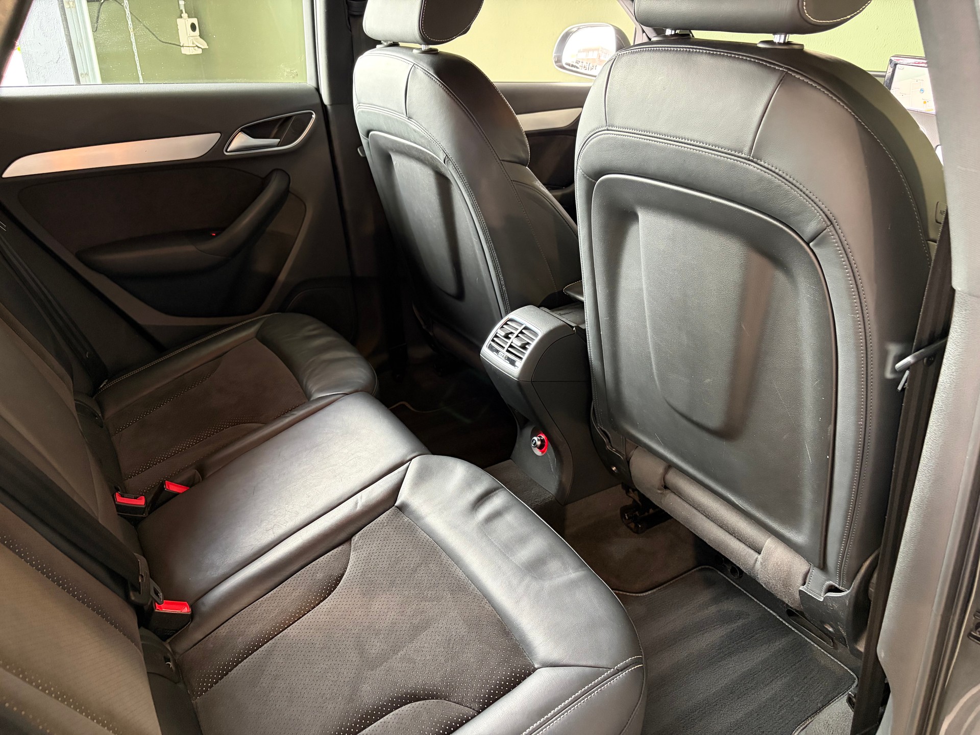 AUDI Q3 2.0 TDI S-Line Quattro S-tronic * El-Anhängerkupplung *-image-11