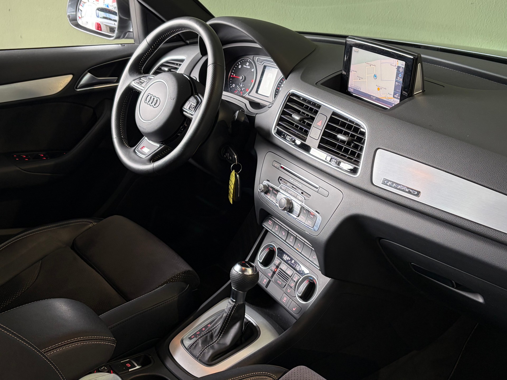 AUDI Q3 2.0 TDI S-Line Quattro S-tronic * El-Anhängerkupplung *-image-12