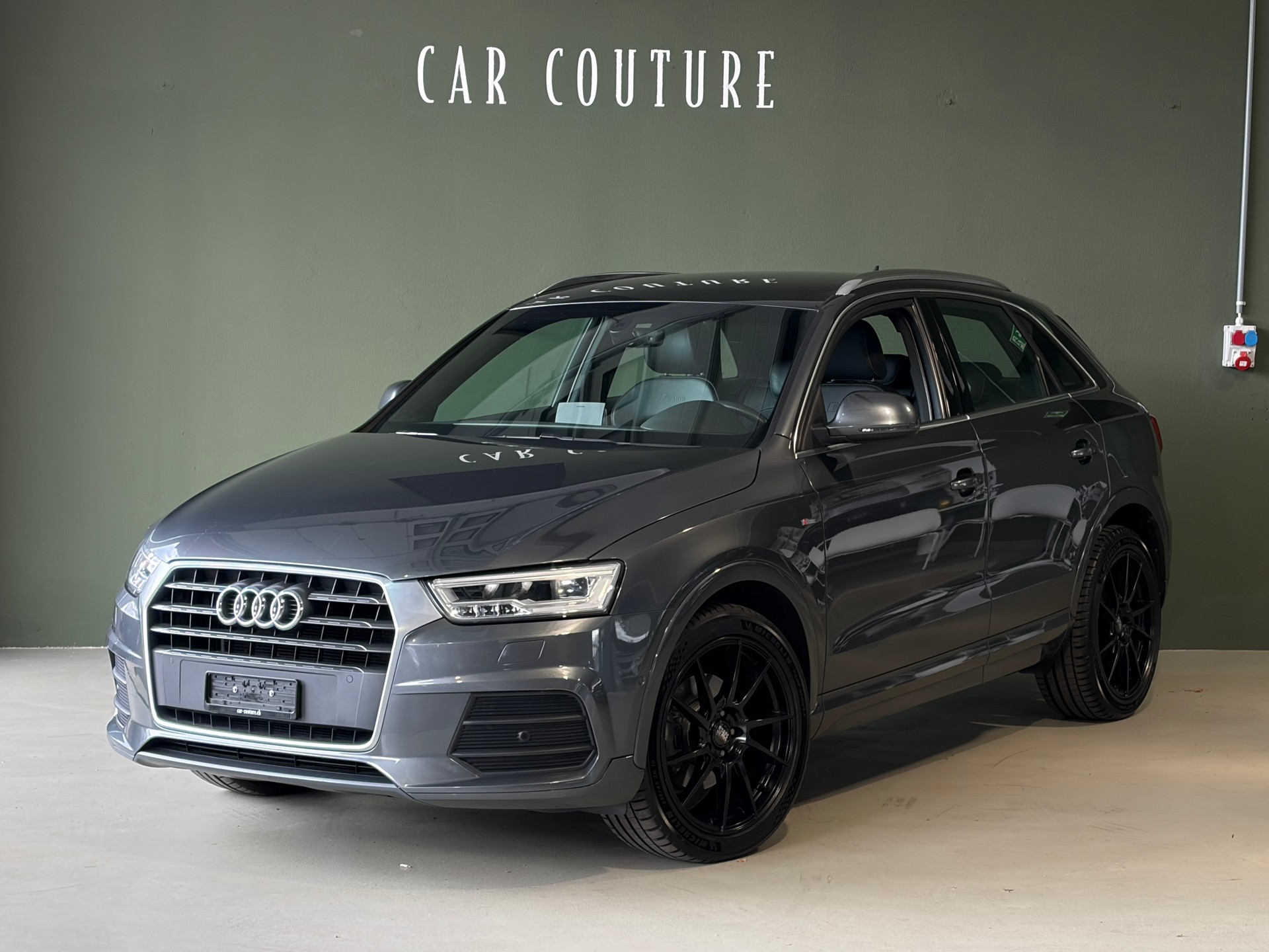 AUDI Q3 2.0 TDI S-Line Quattro S-tronic * El-Anhängerkupplung *-showroom-element-1