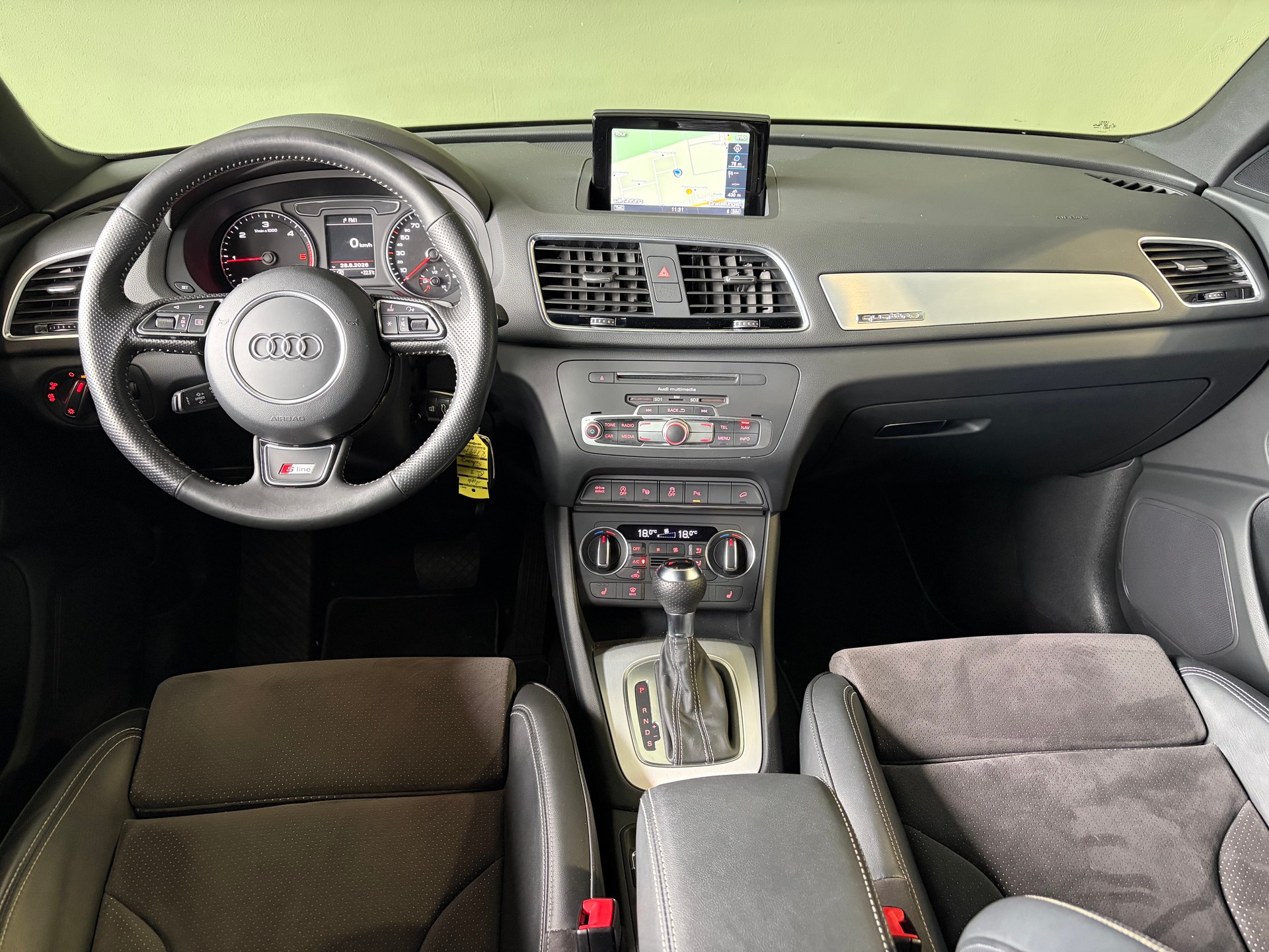 AUDI Q3 2.0 TDI S-Line Quattro S-tronic * El-Anhängerkupplung *-image-6