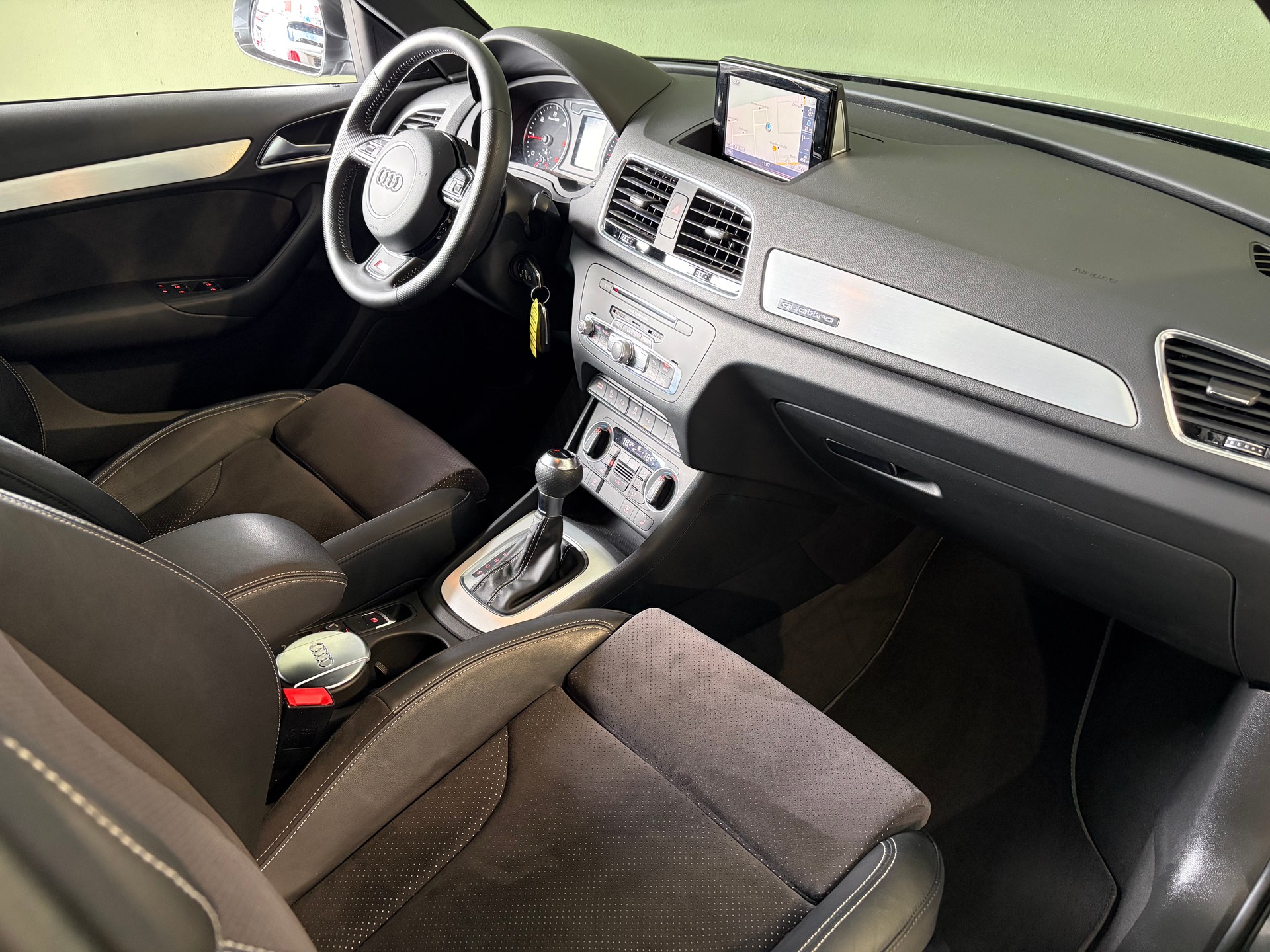 AUDI Q3 2.0 TDI S-Line Quattro S-tronic * El-Anhängerkupplung *-image-13