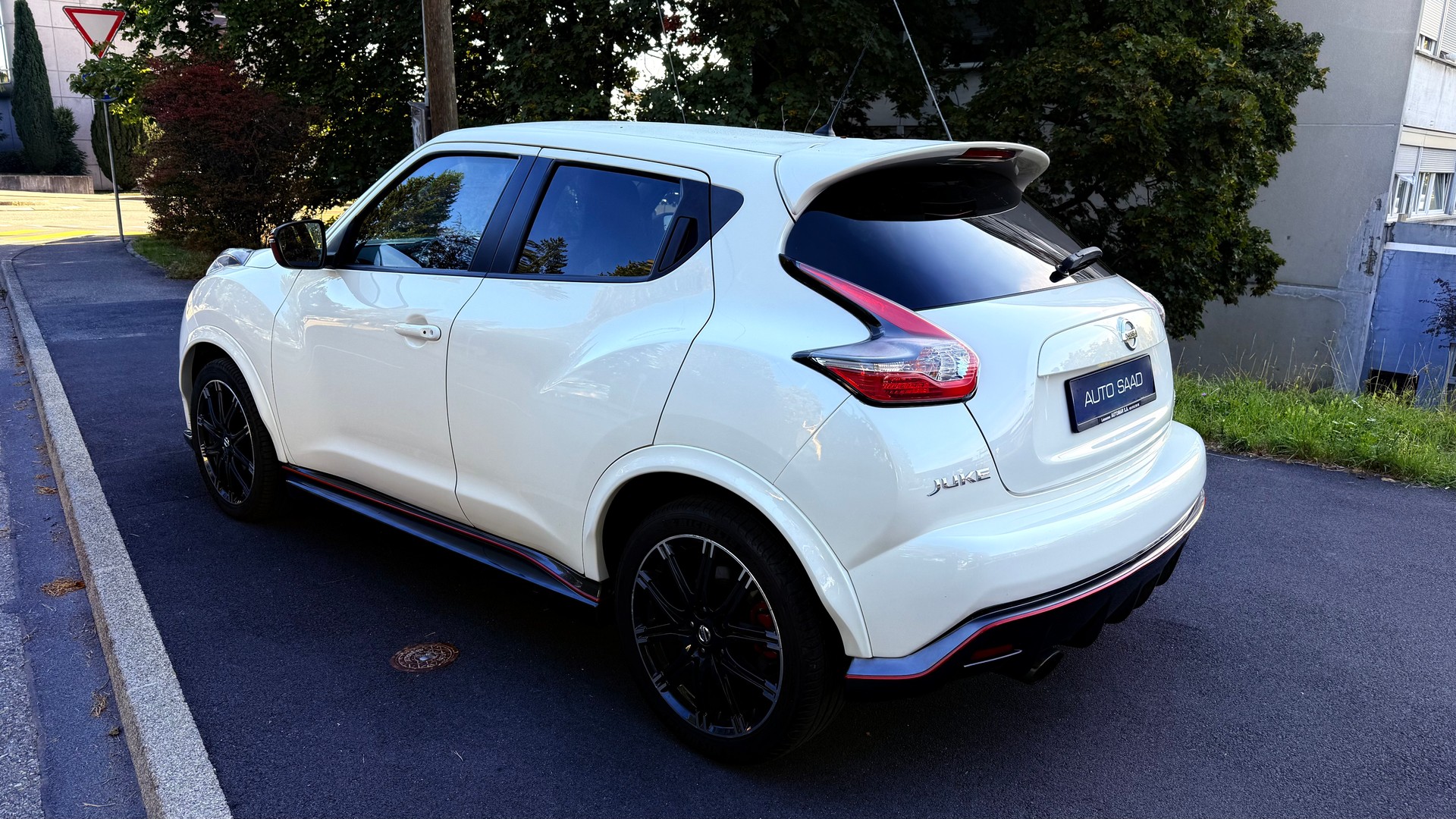 NISSAN Juke 1.6 DIG-T Nismo RS Swiss Ed 4x4 Xtronic M-CVT-image-2