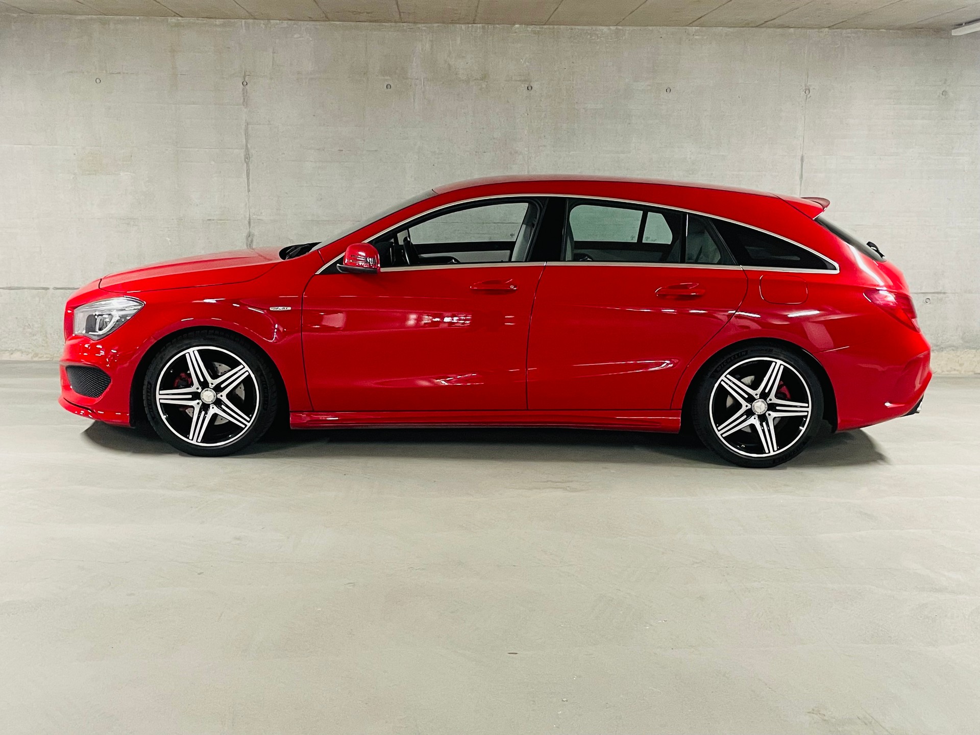 MERCEDES-BENZ CLA Shooting Brake 250 Sport 7G-DCT 4Matic-image-5