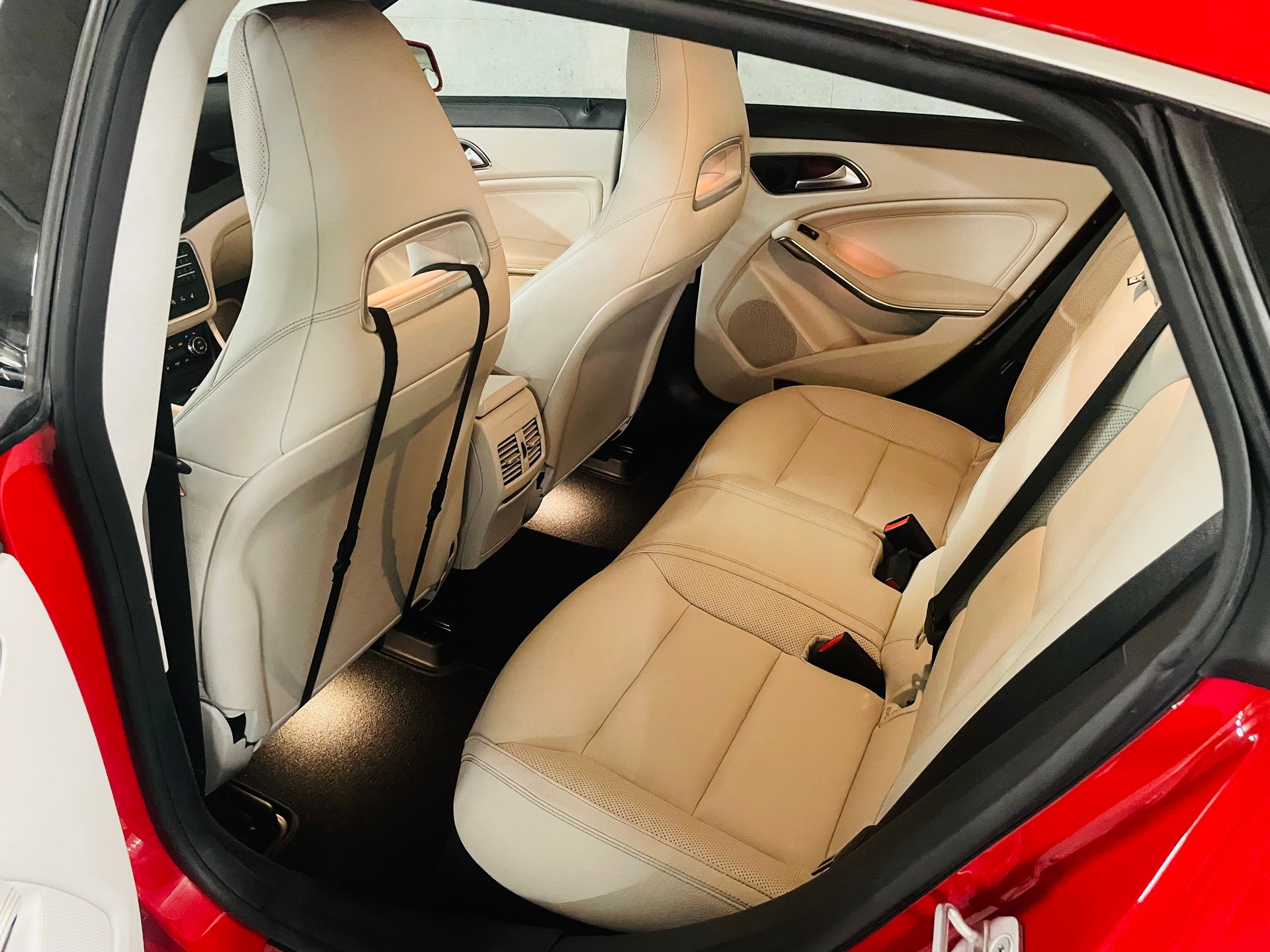 MERCEDES-BENZ CLA Shooting Brake 250 Sport 7G-DCT 4Matic-image-7