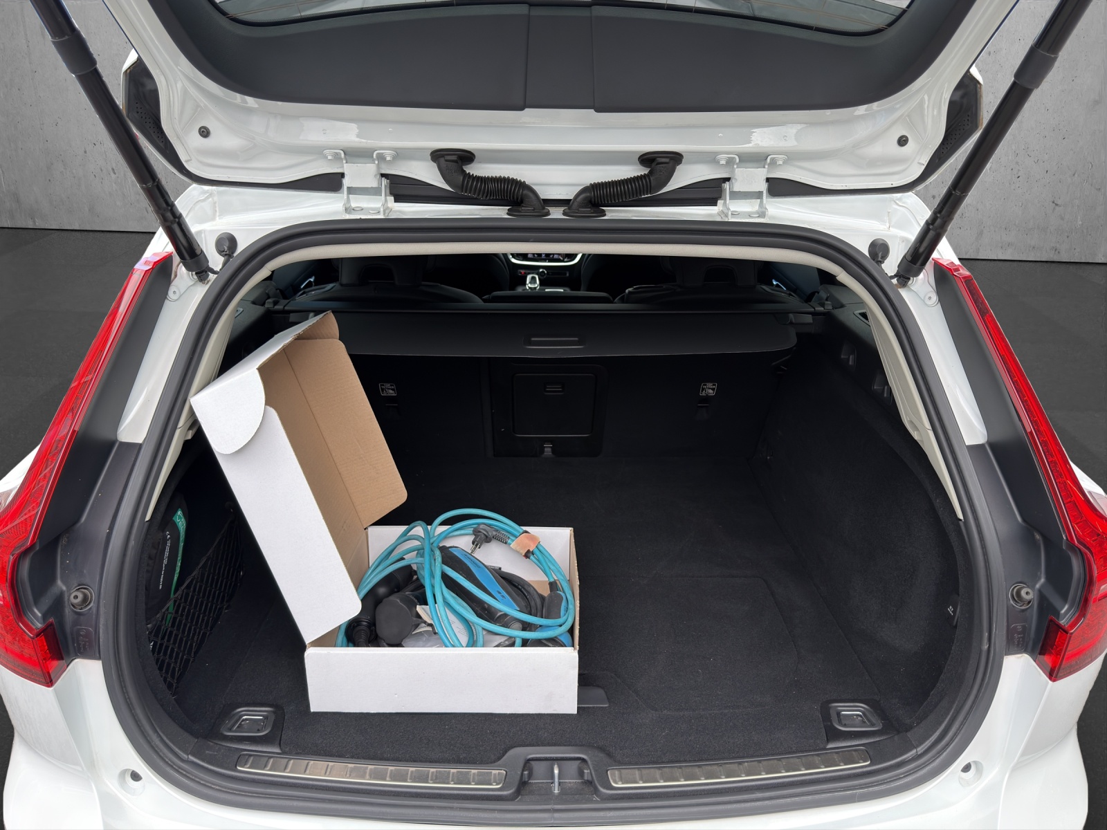 VOLVO V60 2.0 T6 TE Business eAWD-image-14