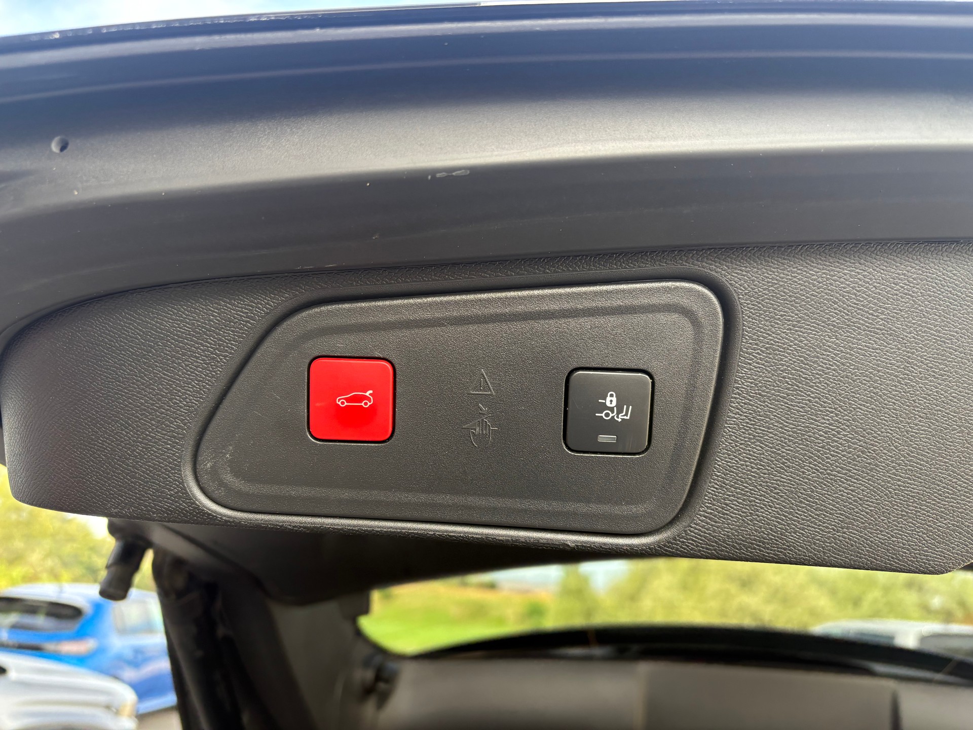 PEUGEOT 3008 1.6 Plug-in Hybrid GT-image-6