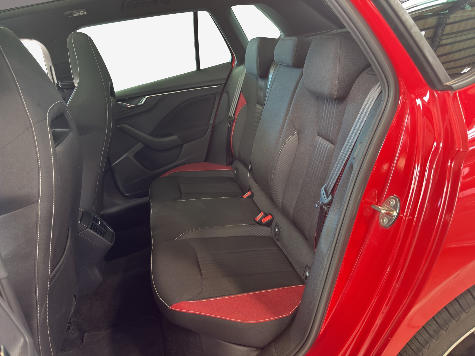 SKODA Kamiq 1.0 TSI Monte Carlo DSG-image-11