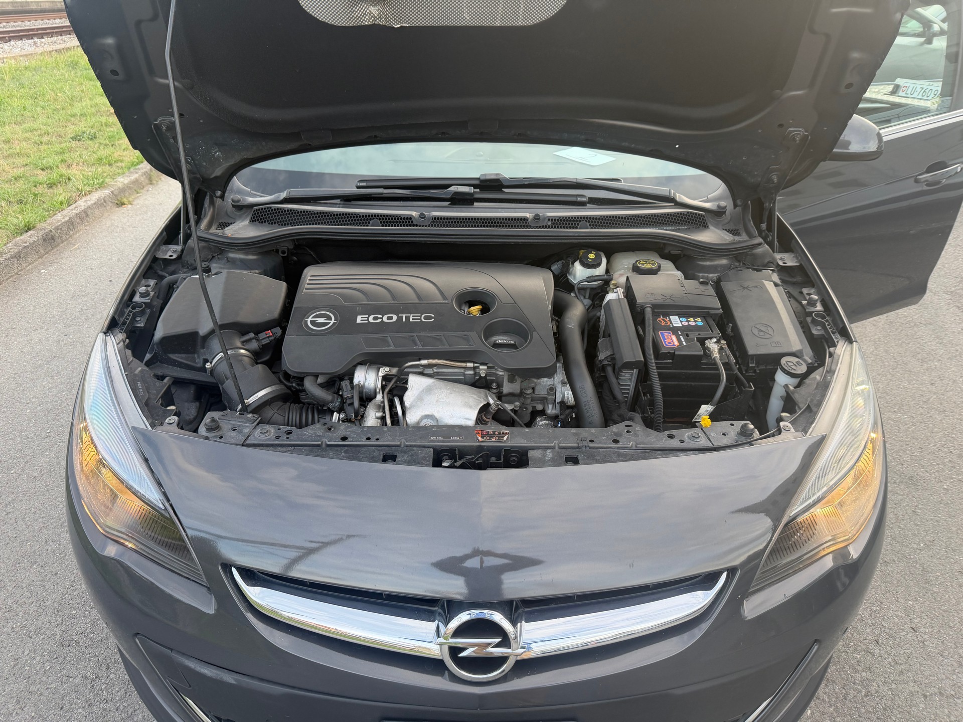 OPEL Astra SportsTourer 1.6i 16V Turbo Drive Automatic-image-8