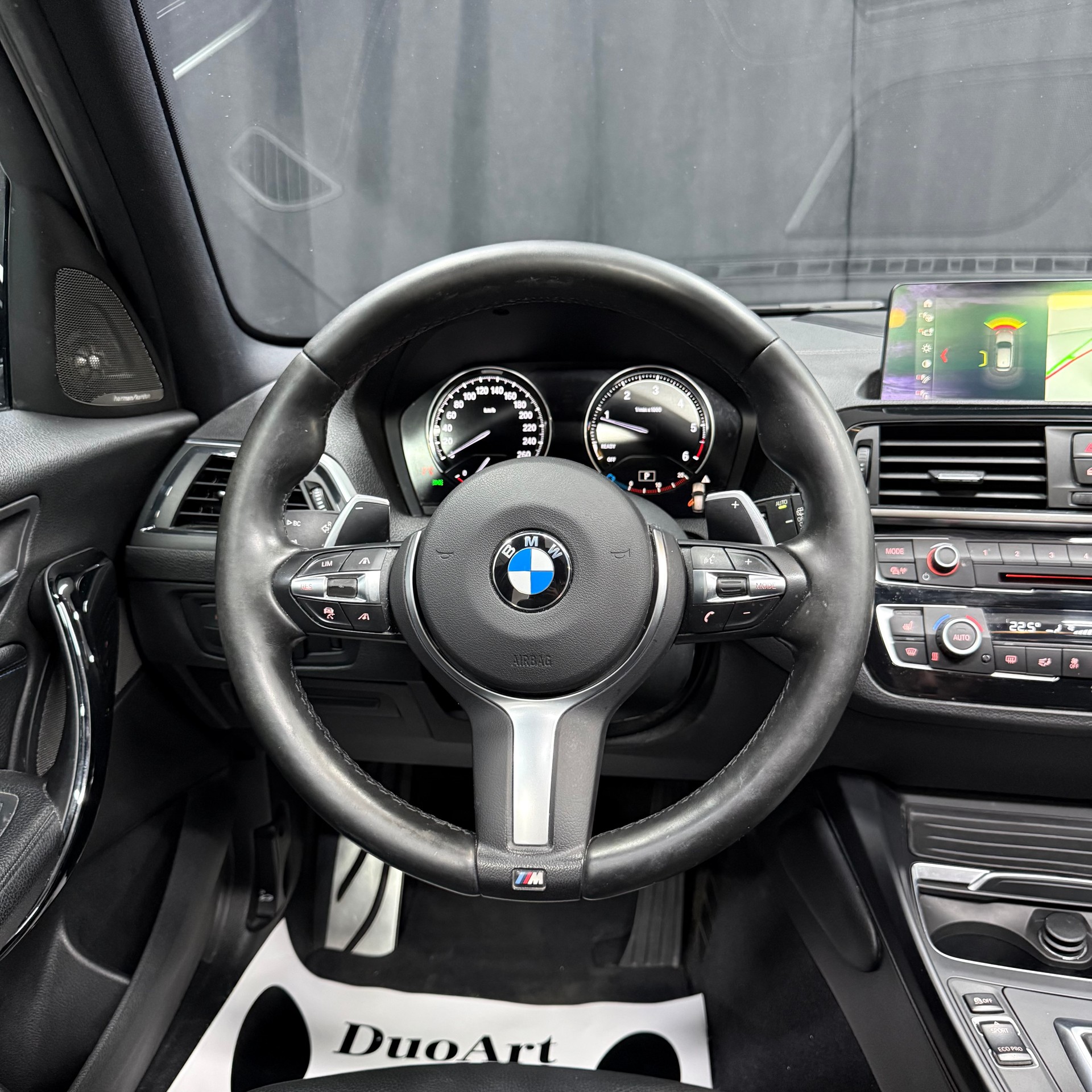 BMW 120d xDrive Edition M Sport Steptronic-image-12