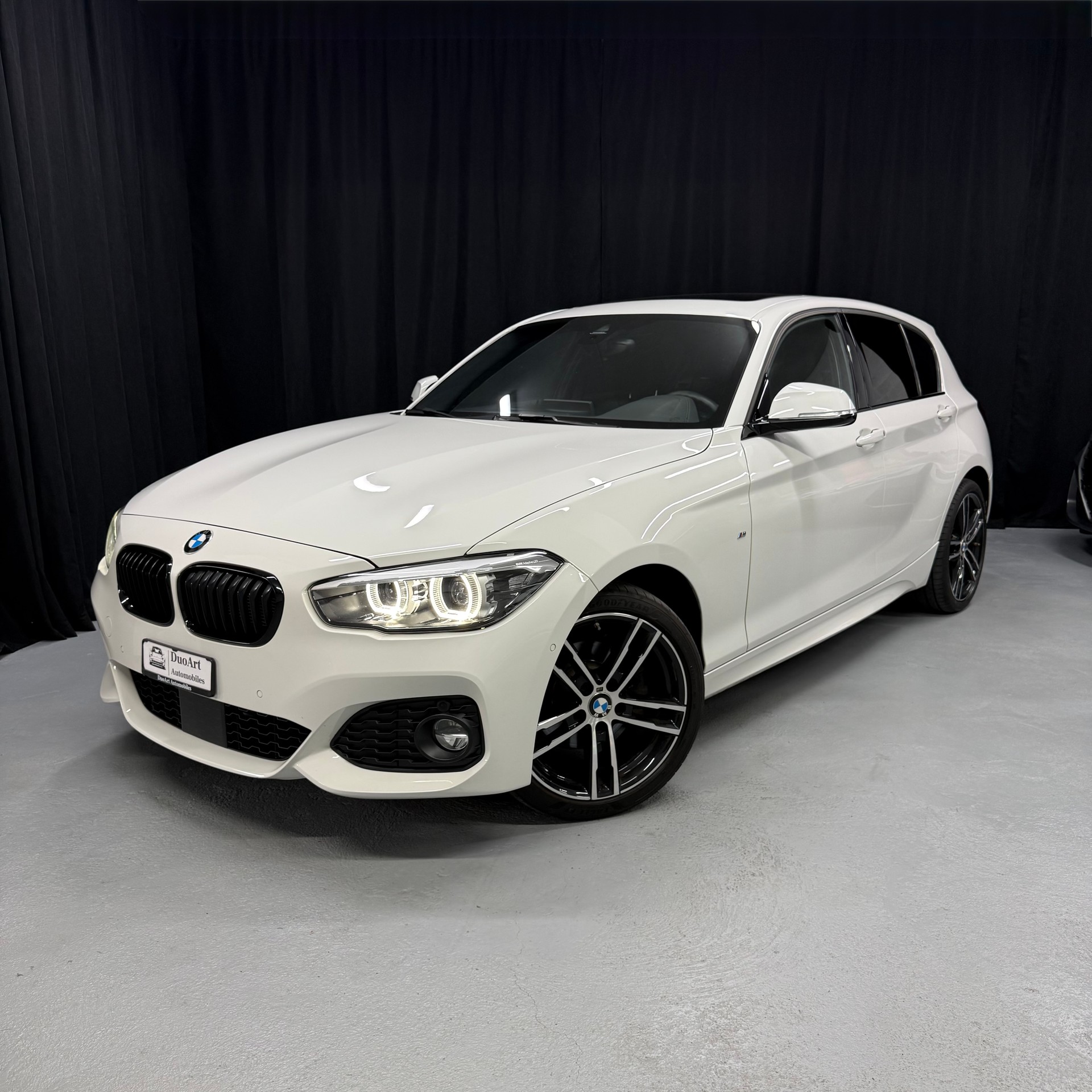 BMW 120d xDrive Edition M Sport Steptronic-image-2