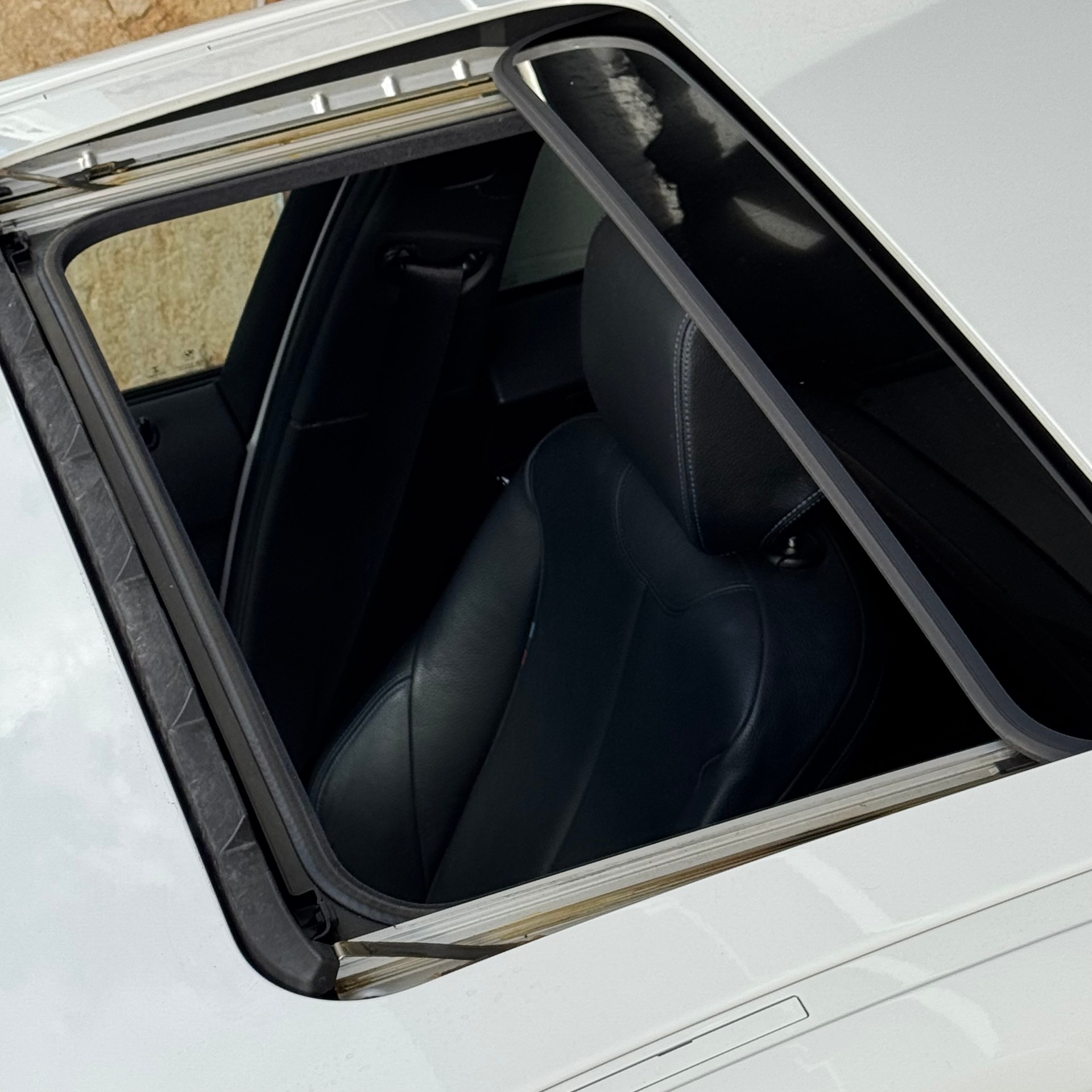BMW 120d xDrive Edition M Sport Steptronic-image-1