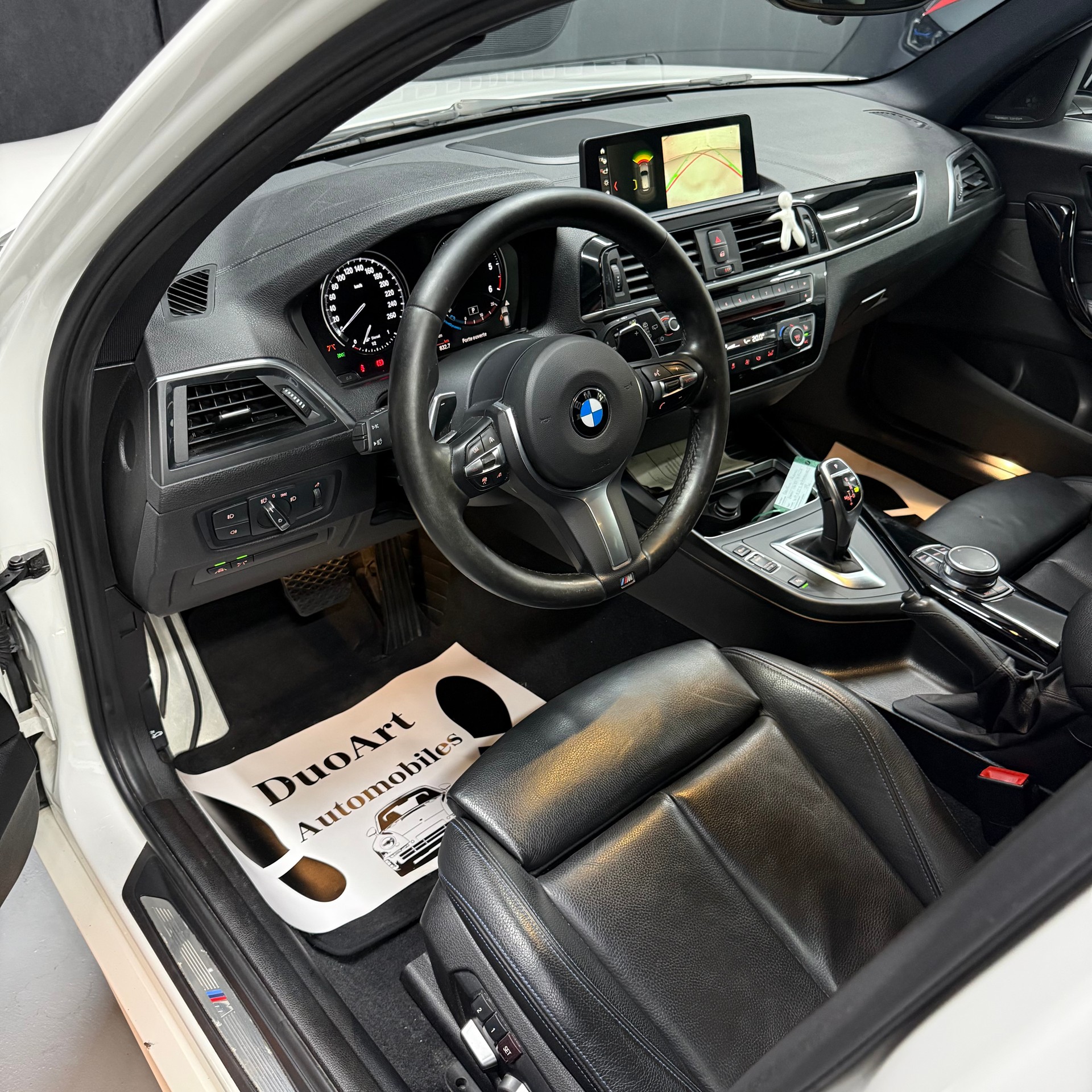 BMW 120d xDrive Edition M Sport Steptronic-image-10