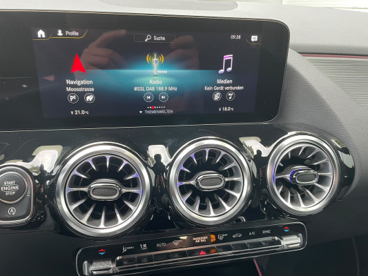 MERCEDES-BENZ GLA 250 AMG Line 4Matic-image-10