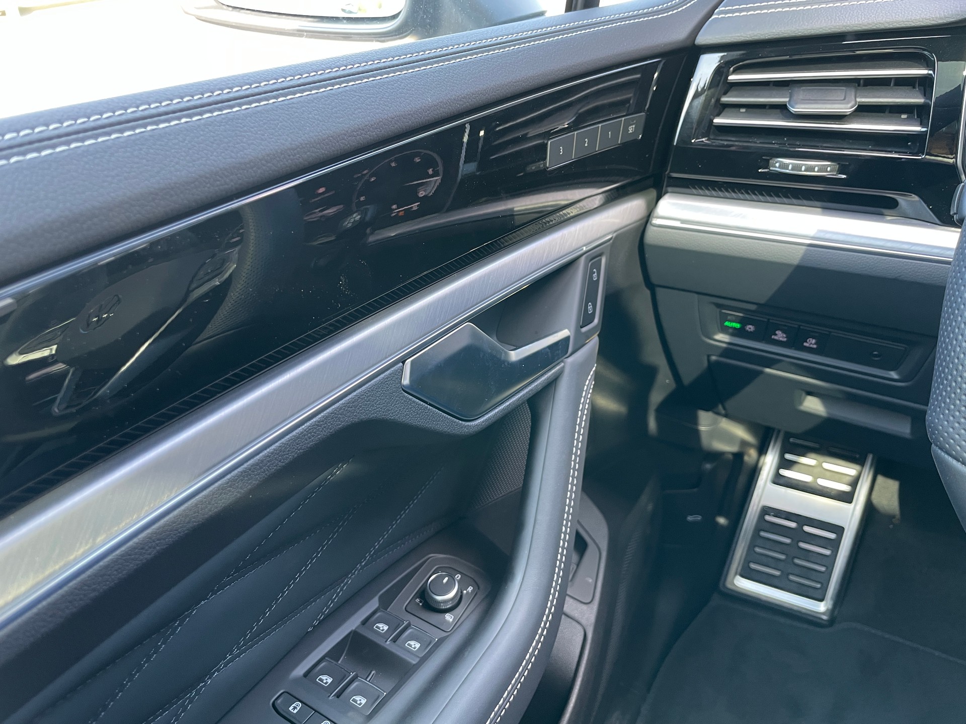 VW Touareg 3.0 TDI R-Line Final Edition Tiptronic, VOLLAUSSTATTUNG-image-30