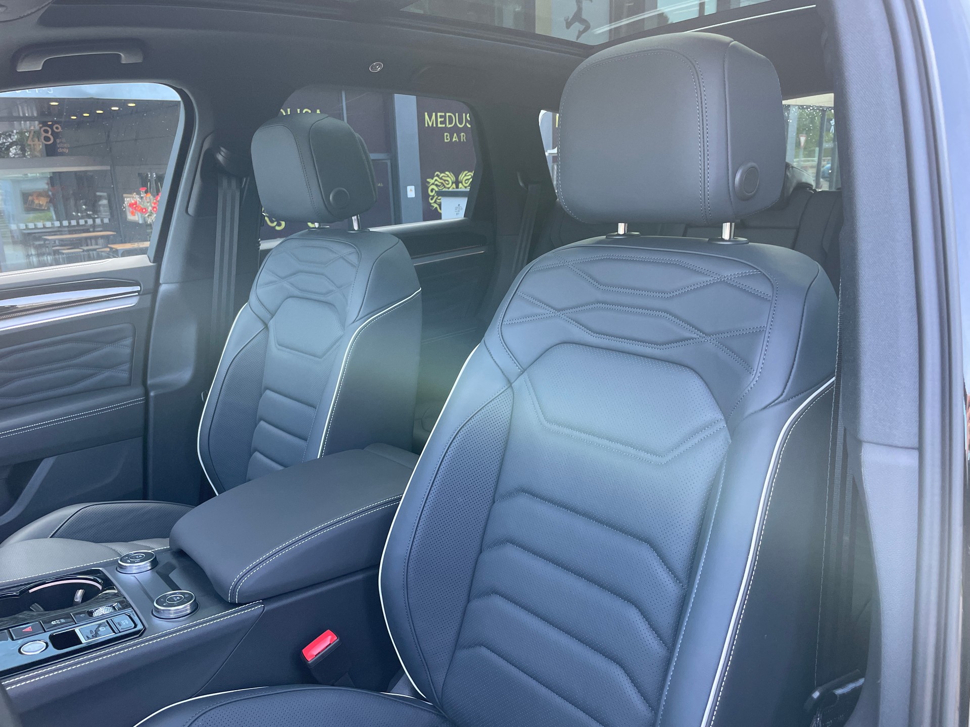 VW Touareg 3.0 TDI R-Line Final Edition Tiptronic, VOLLAUSSTATTUNG-image-16