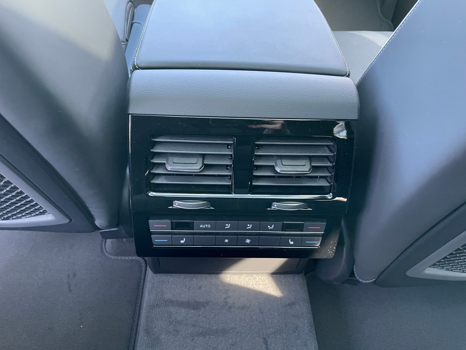 VW Touareg 3.0 TDI R-Line Final Edition Tiptronic, VOLLAUSSTATTUNG-image-23