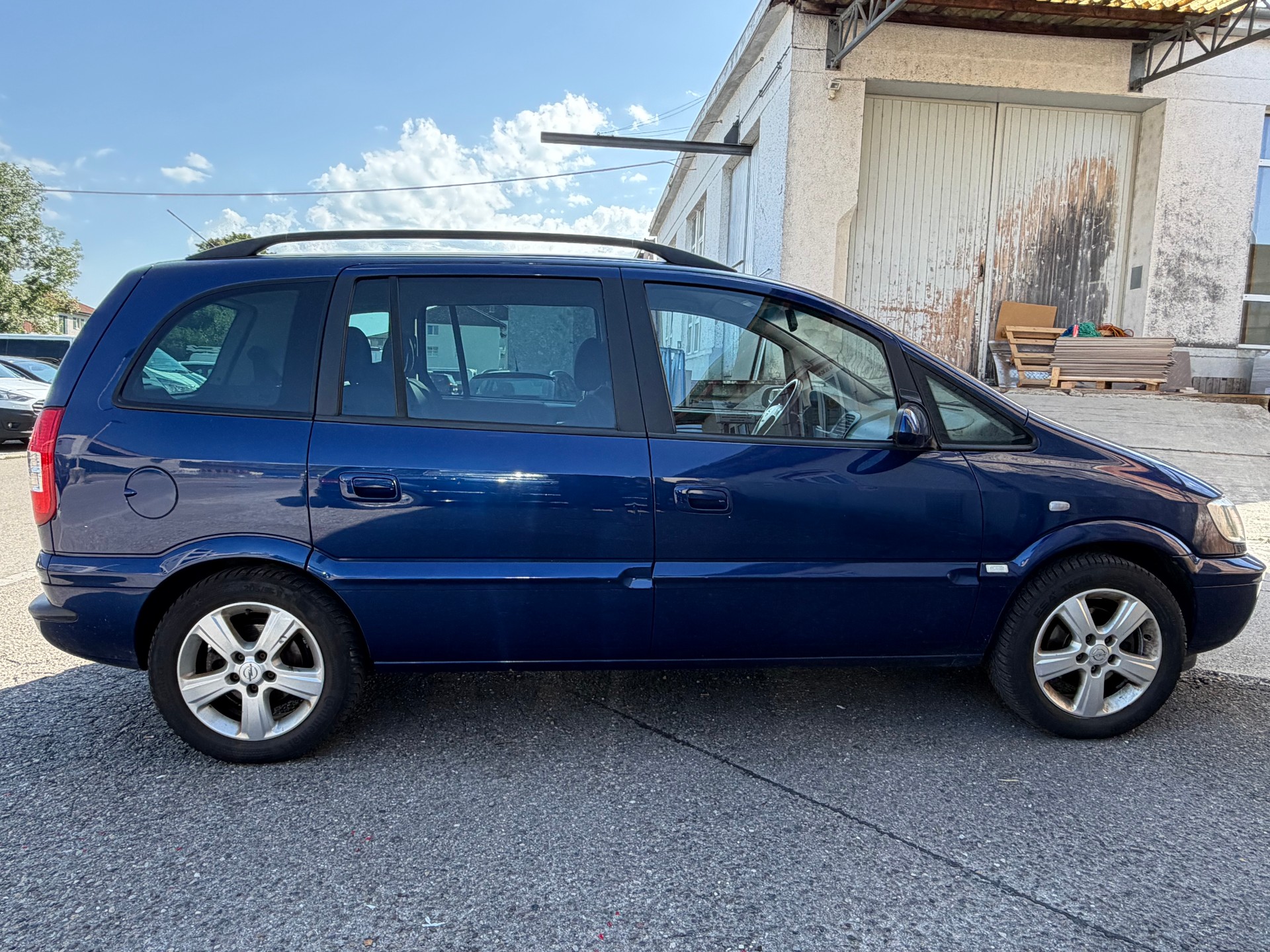 OPEL Zafira 1.8i 16V Club-image-1