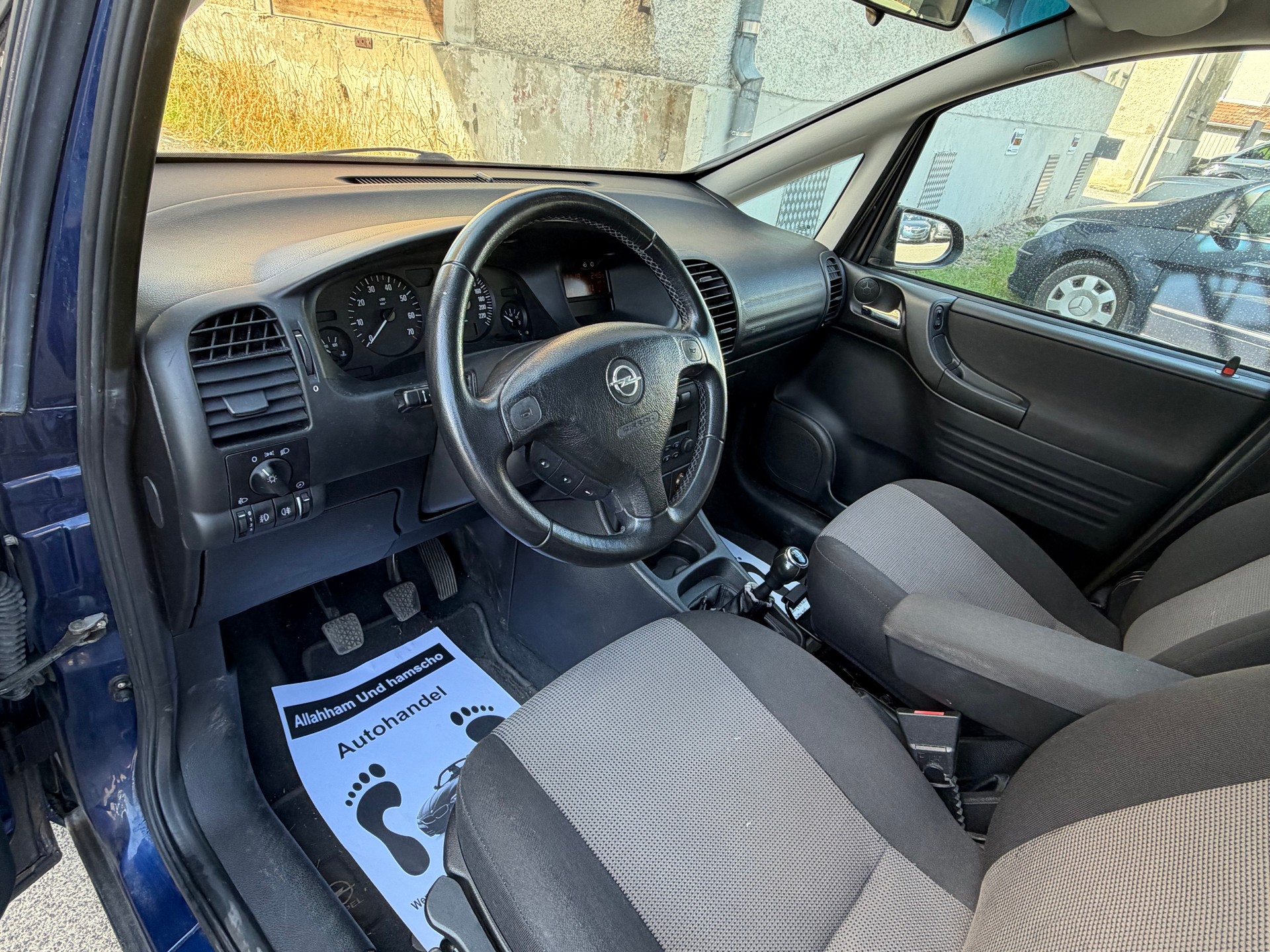 OPEL Zafira 1.8i 16V Club-image-10