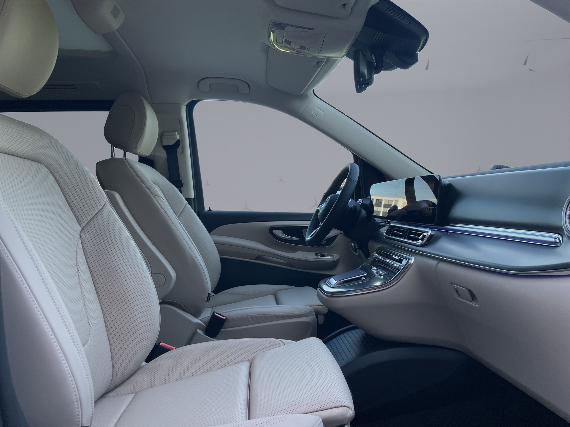 MERCEDES-BENZ V 300 d Swiss Ed. lang 4matic Van-image-16