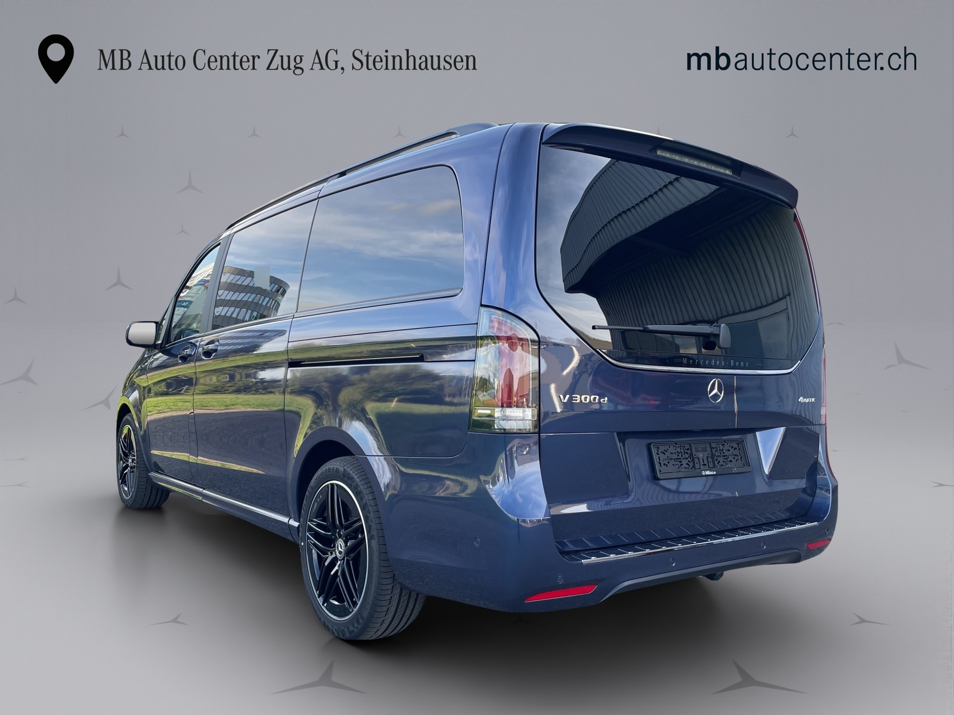 MERCEDES-BENZ V 300 d Swiss Ed. lang 4matic Van-image-3