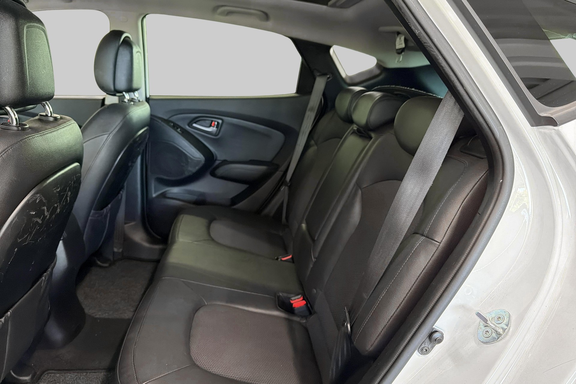 HYUNDAI iX 35 2.0 CRDi Style 4WD Automatic-image-15