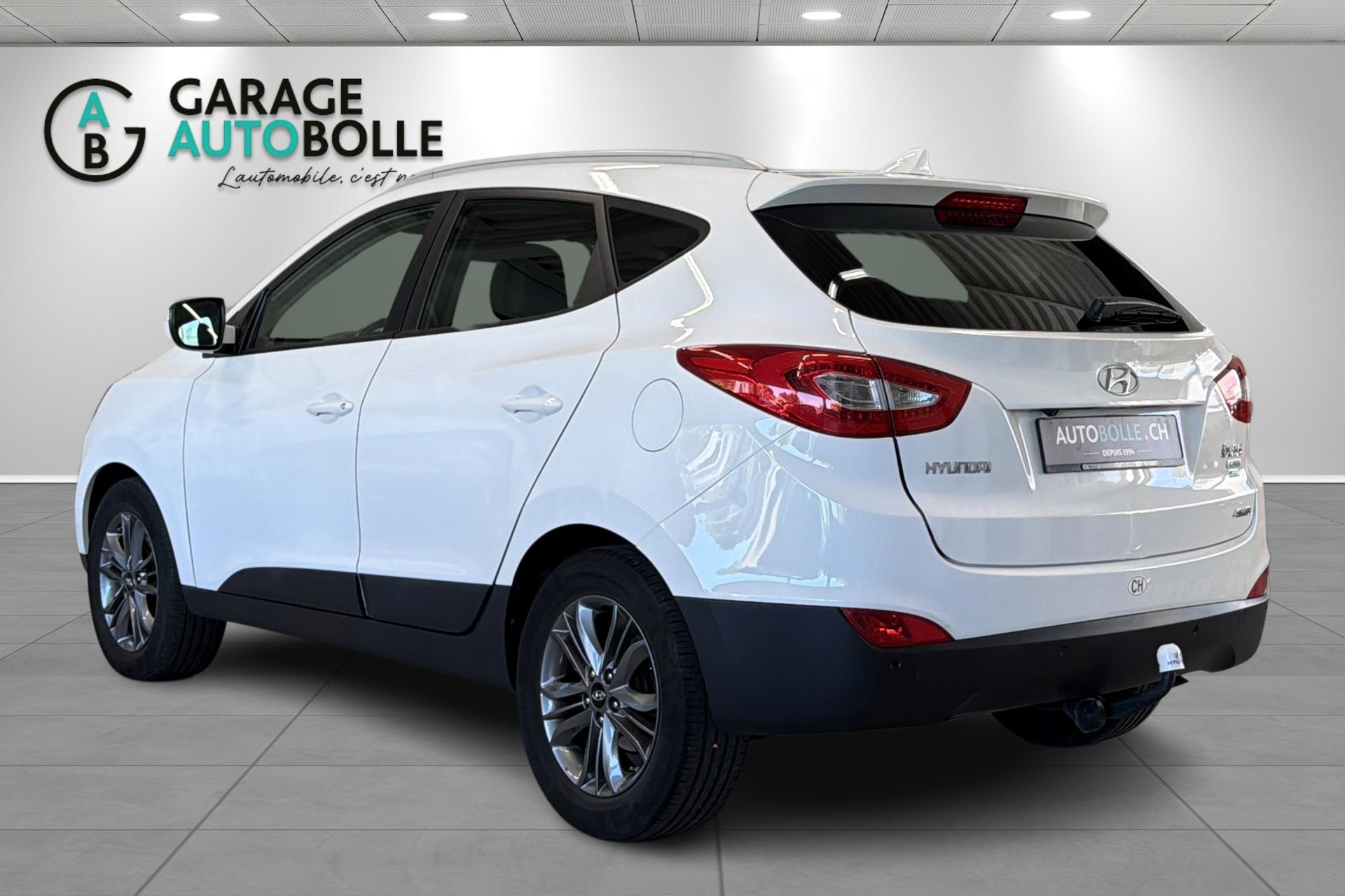 HYUNDAI iX 35 2.0 CRDi Style 4WD Automatic-image-4