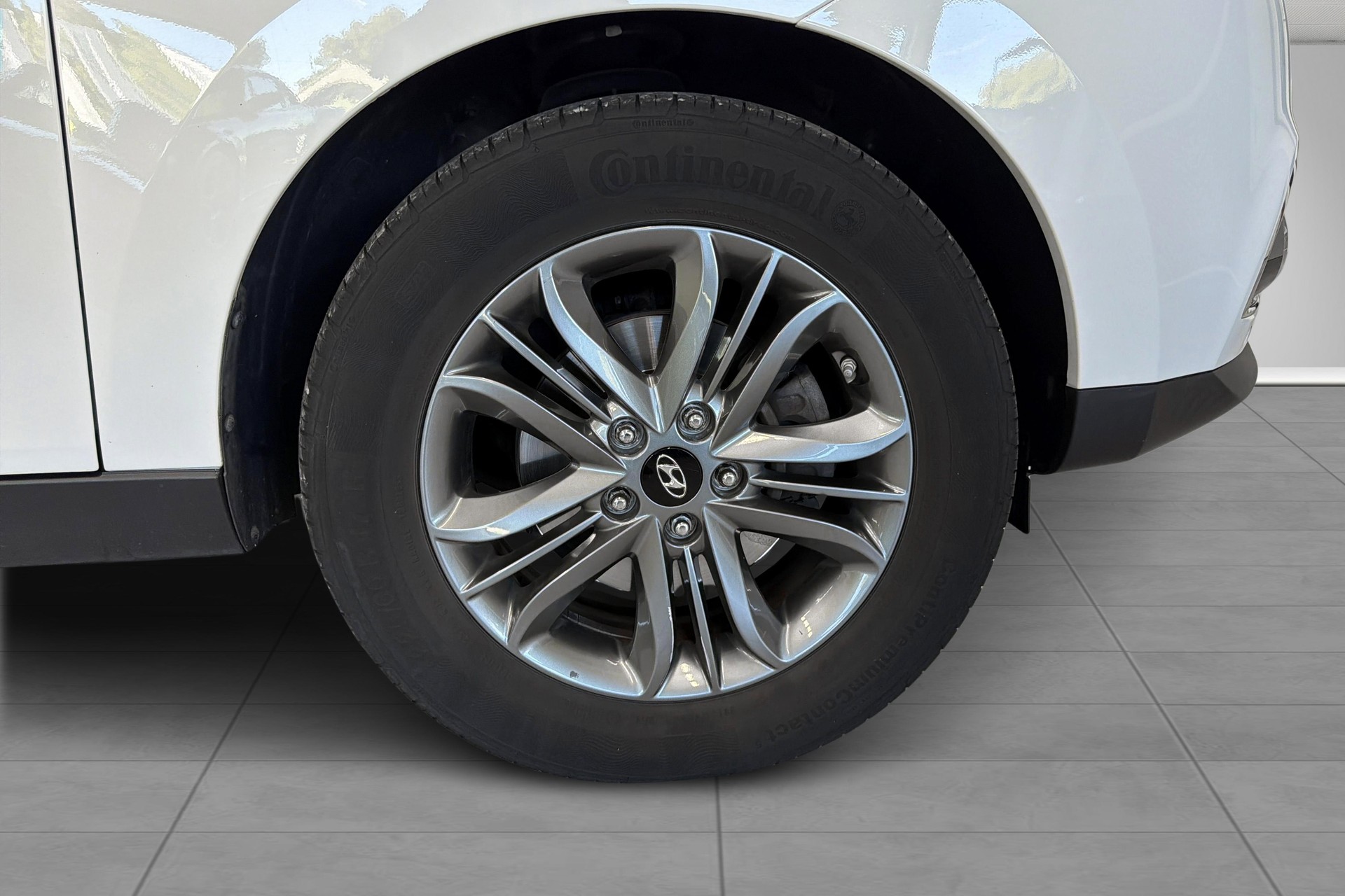 HYUNDAI iX 35 2.0 CRDi Style 4WD Automatic-image-3