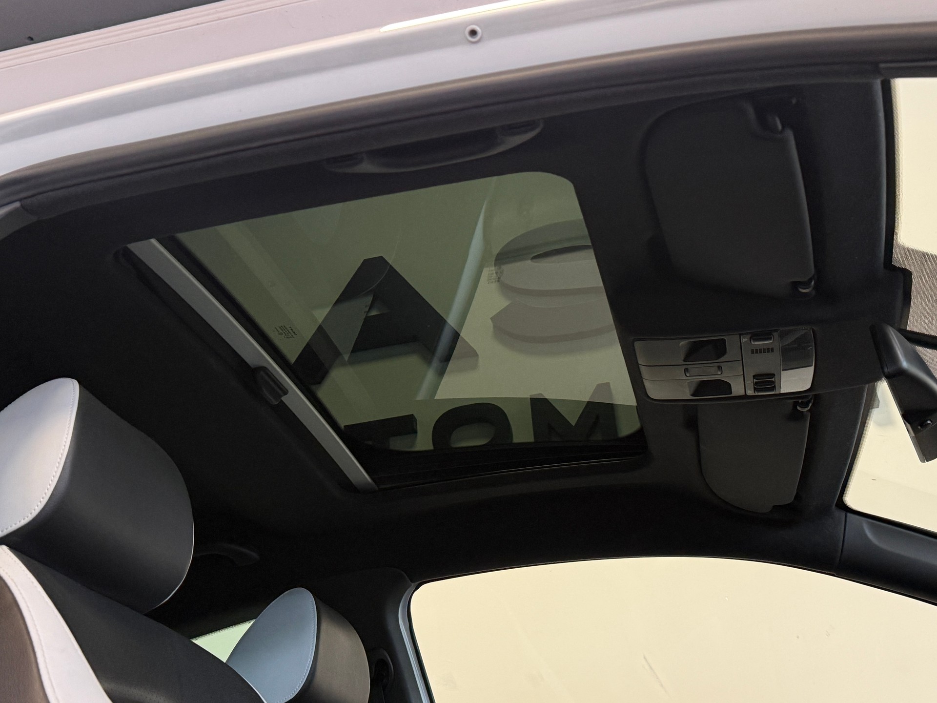 SEAT Ibiza SC 1.4 TSI Cupra DSG *Panoramaglasdach*-image-9