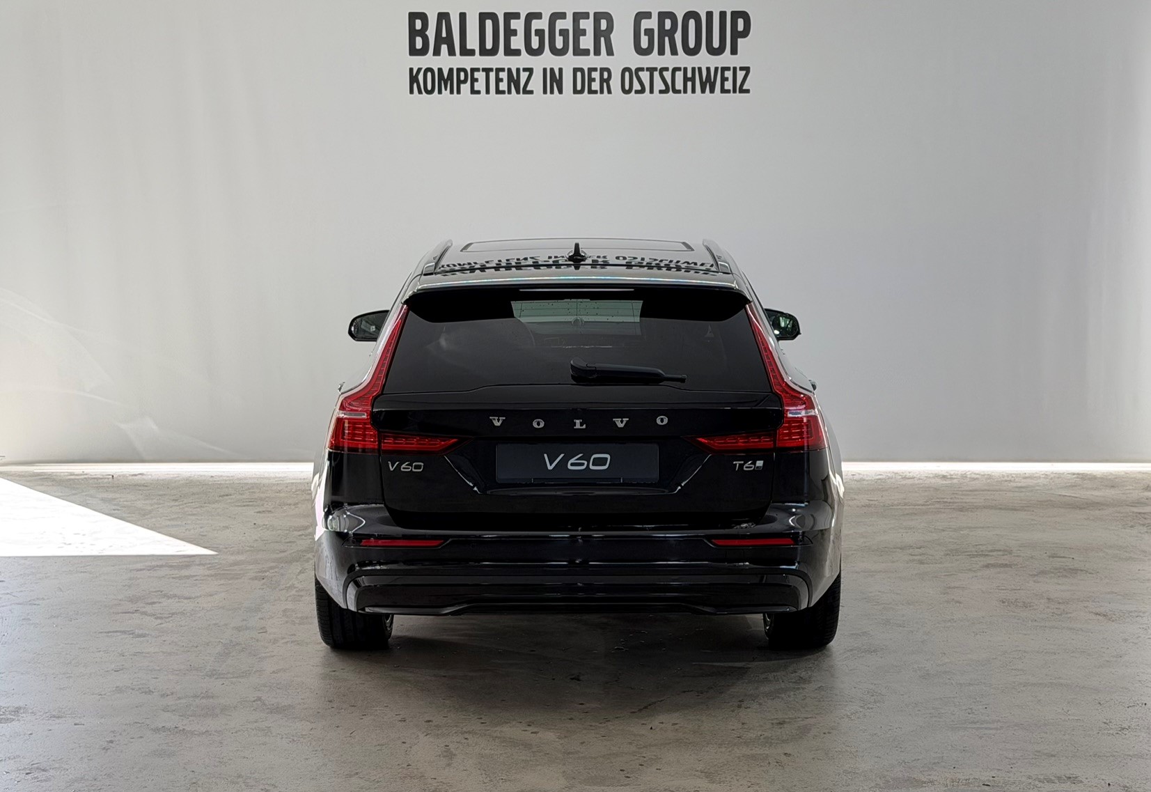 VOLVO V60 2.0 T6 TE Ultra Dark eAWD-image-6