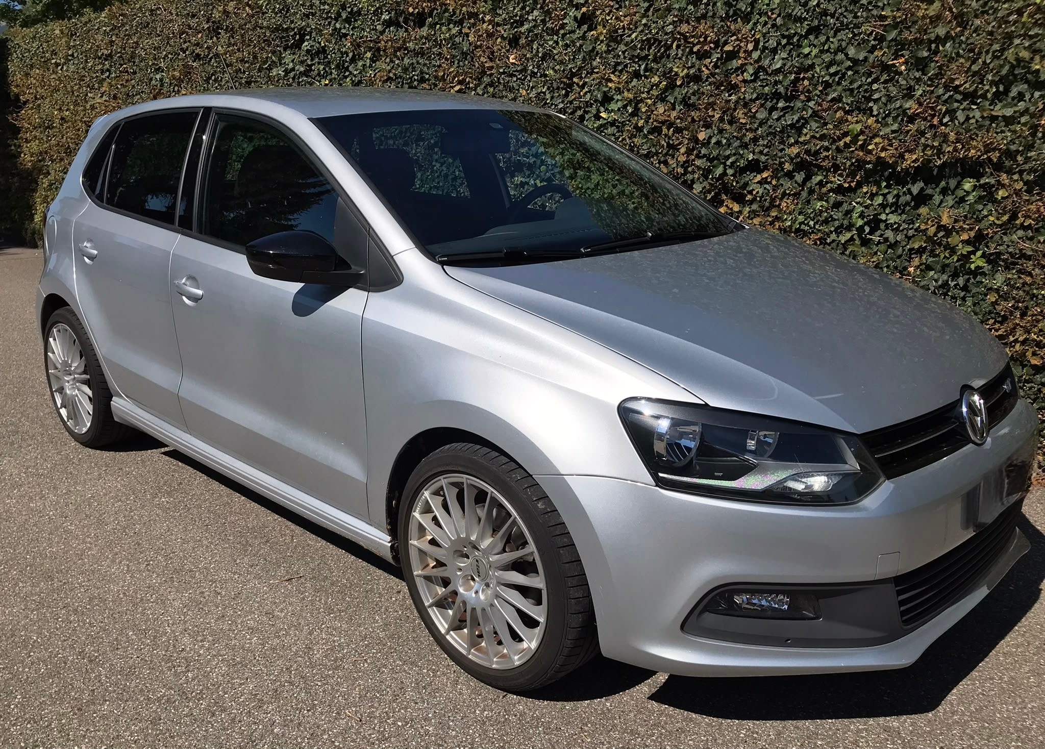 Car photo