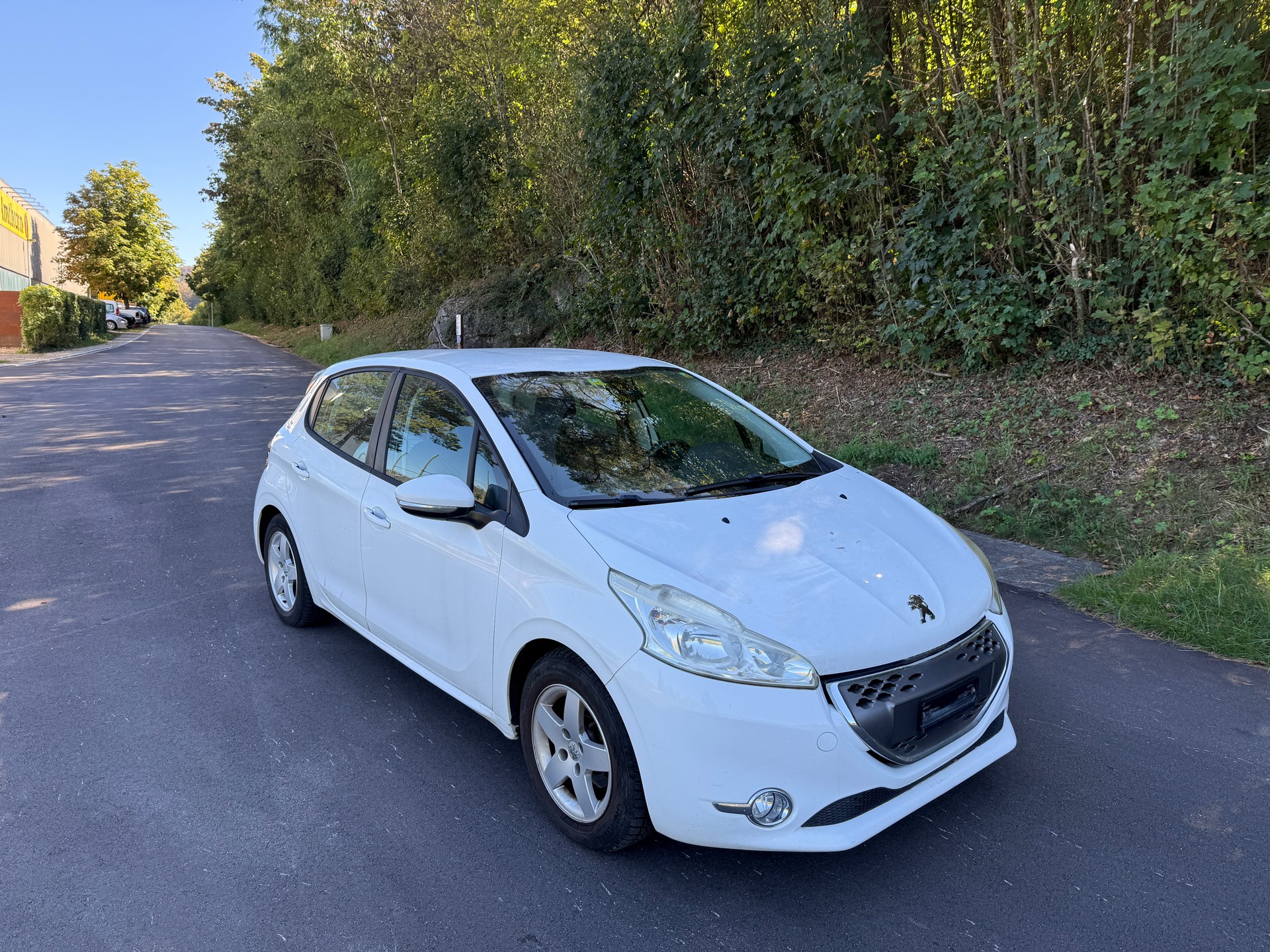 PEUGEOT 208 1.4 e-HDi Active EGS5-image-0