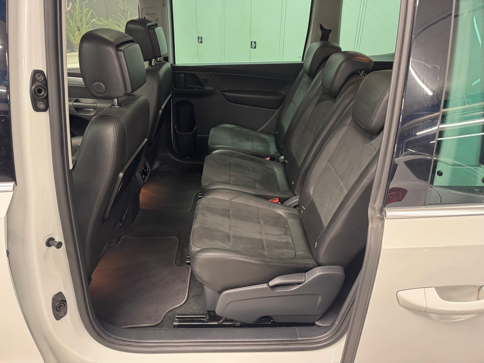 VW Sharan 2.0 TSI Highline DSG-image-10