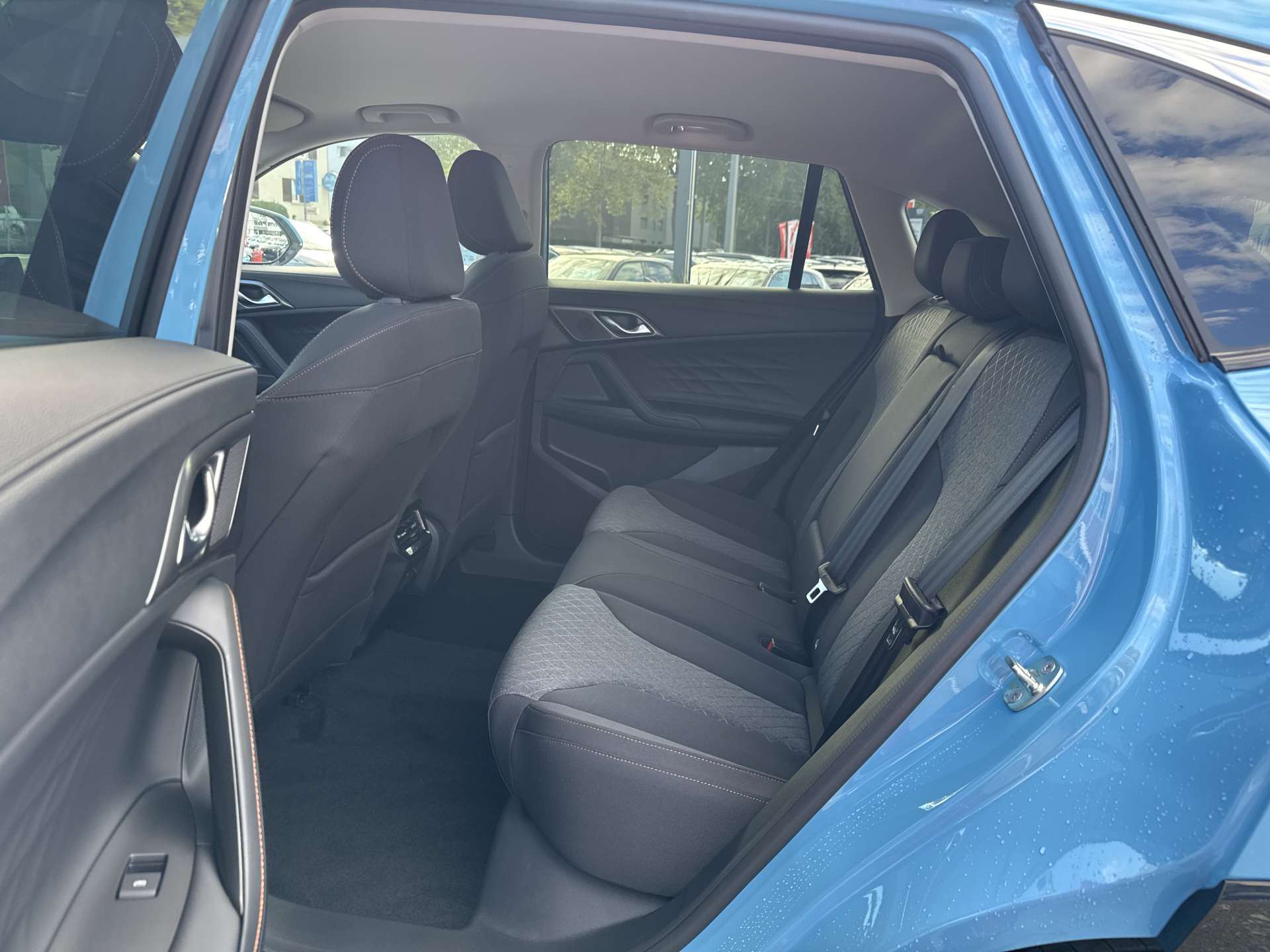MG HS 1.5 T PHEV Comfort 272PS Automat-image-6