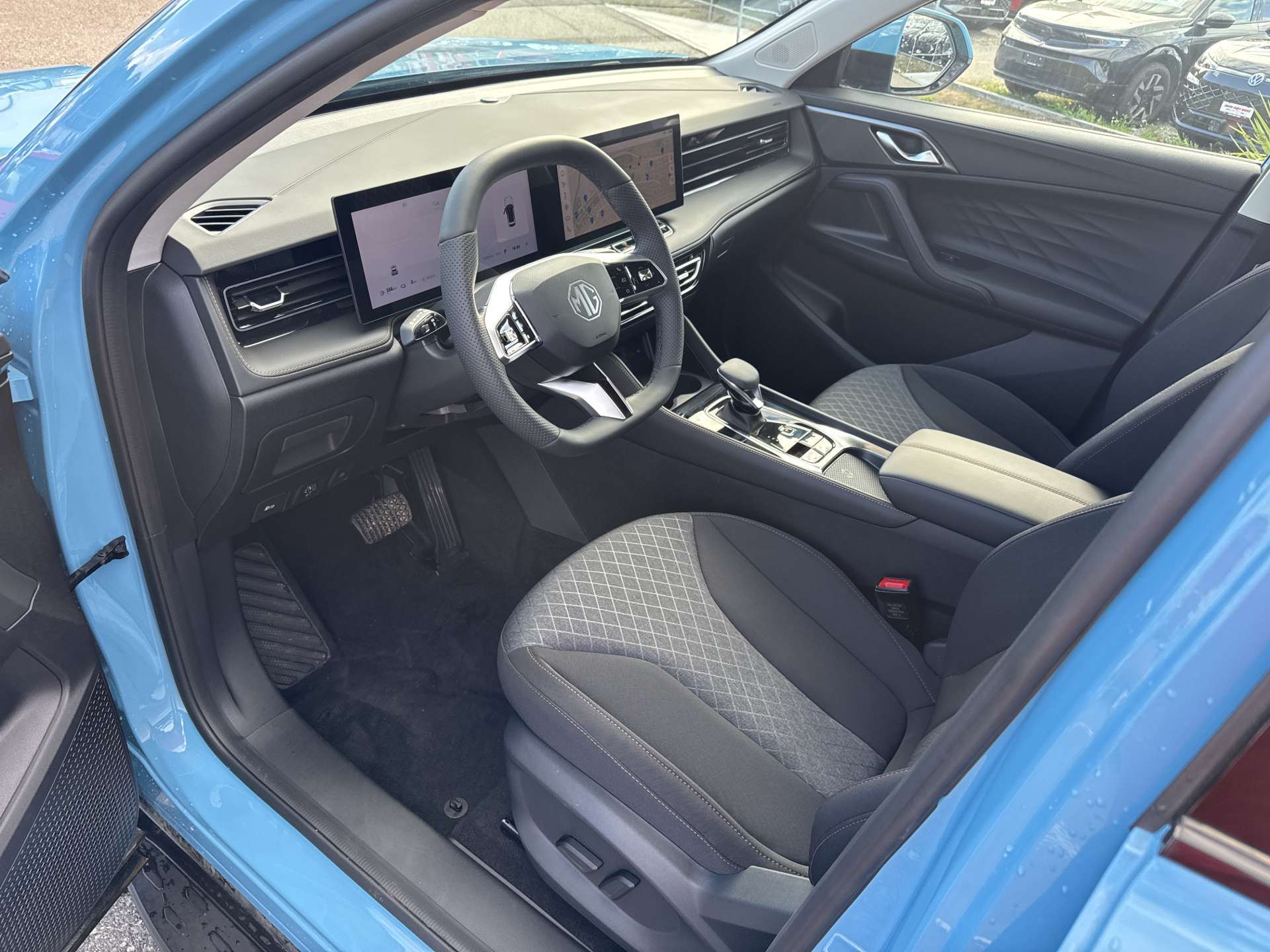 MG HS 1.5 T PHEV Comfort 272PS Automat-image-5