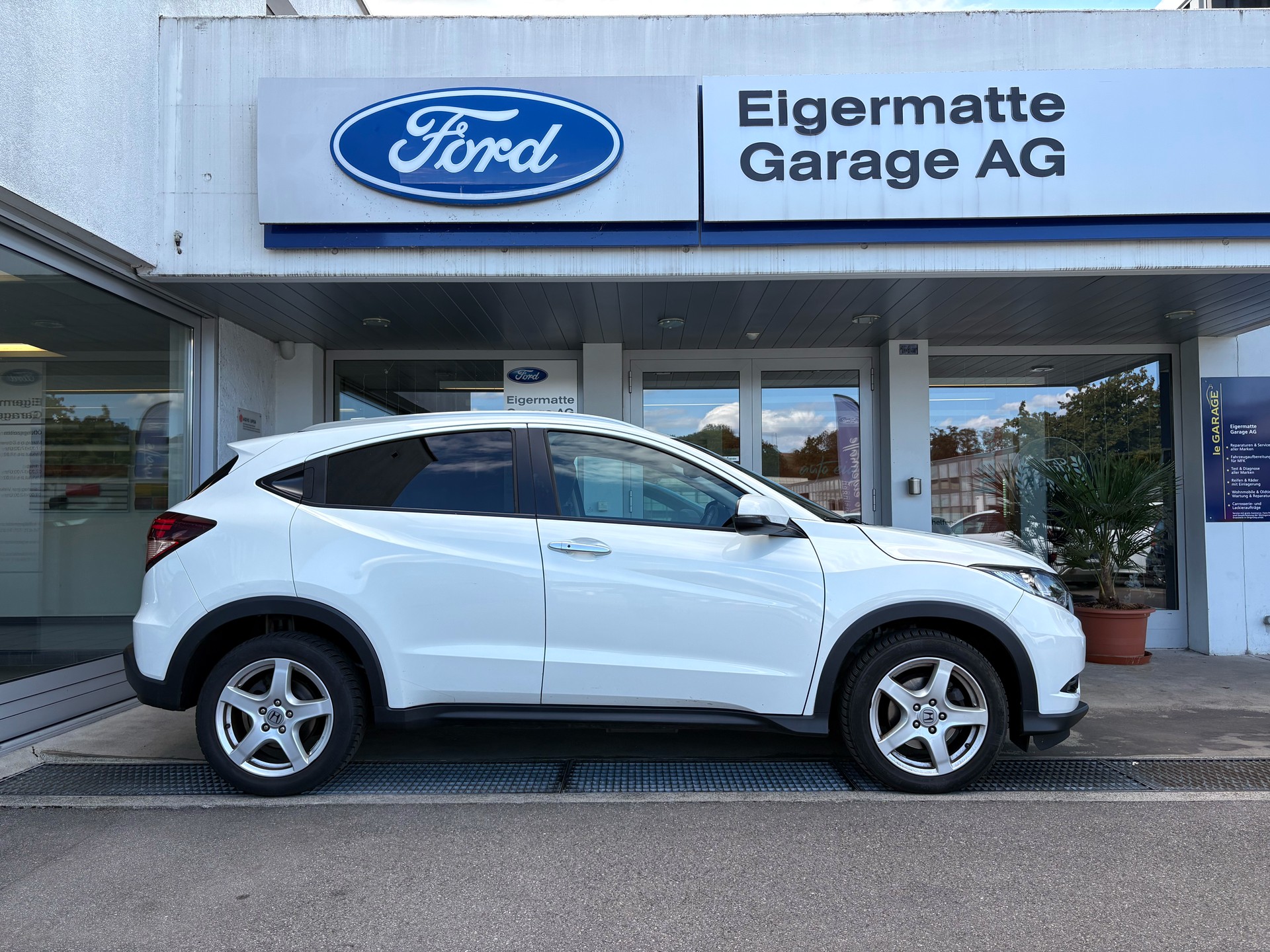 HONDA HR-V 1.5i-VTEC Executive CVT-image-0
