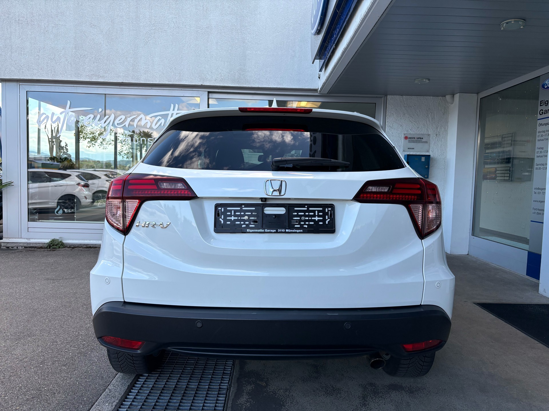 HONDA HR-V 1.5i-VTEC Executive CVT-image-3
