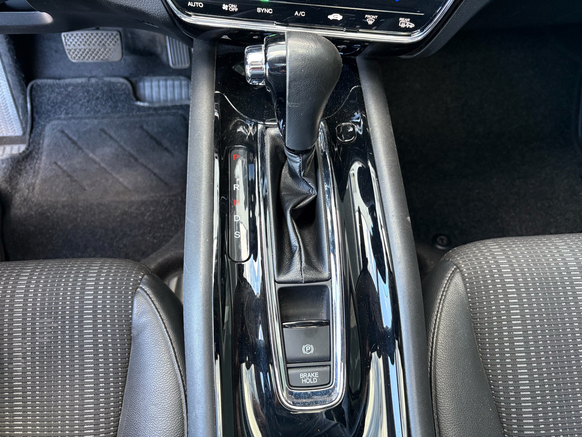 HONDA HR-V 1.5i-VTEC Executive CVT-image-18