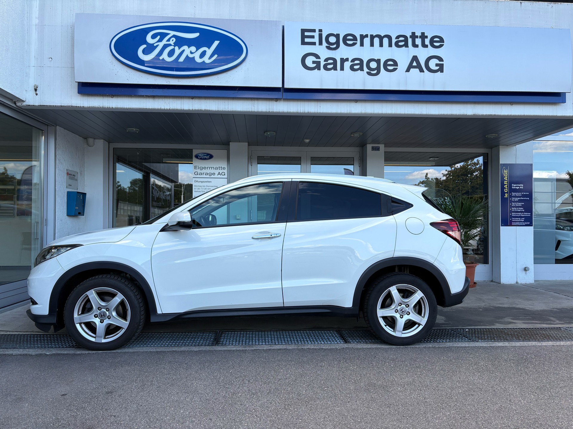 HONDA HR-V 1.5i-VTEC Executive CVT-image-4