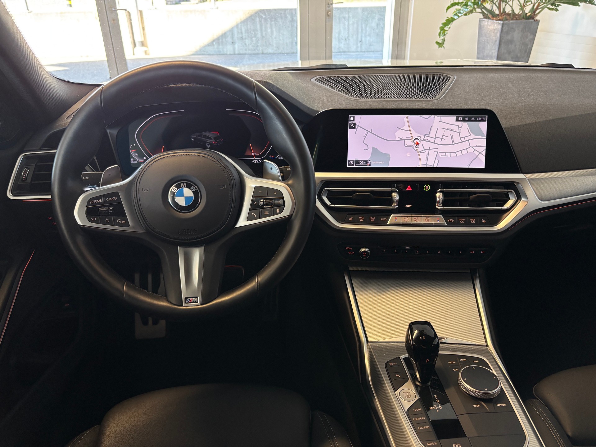 BMW 320d xDrive 48V Touring M Sport Steptronic-image-11