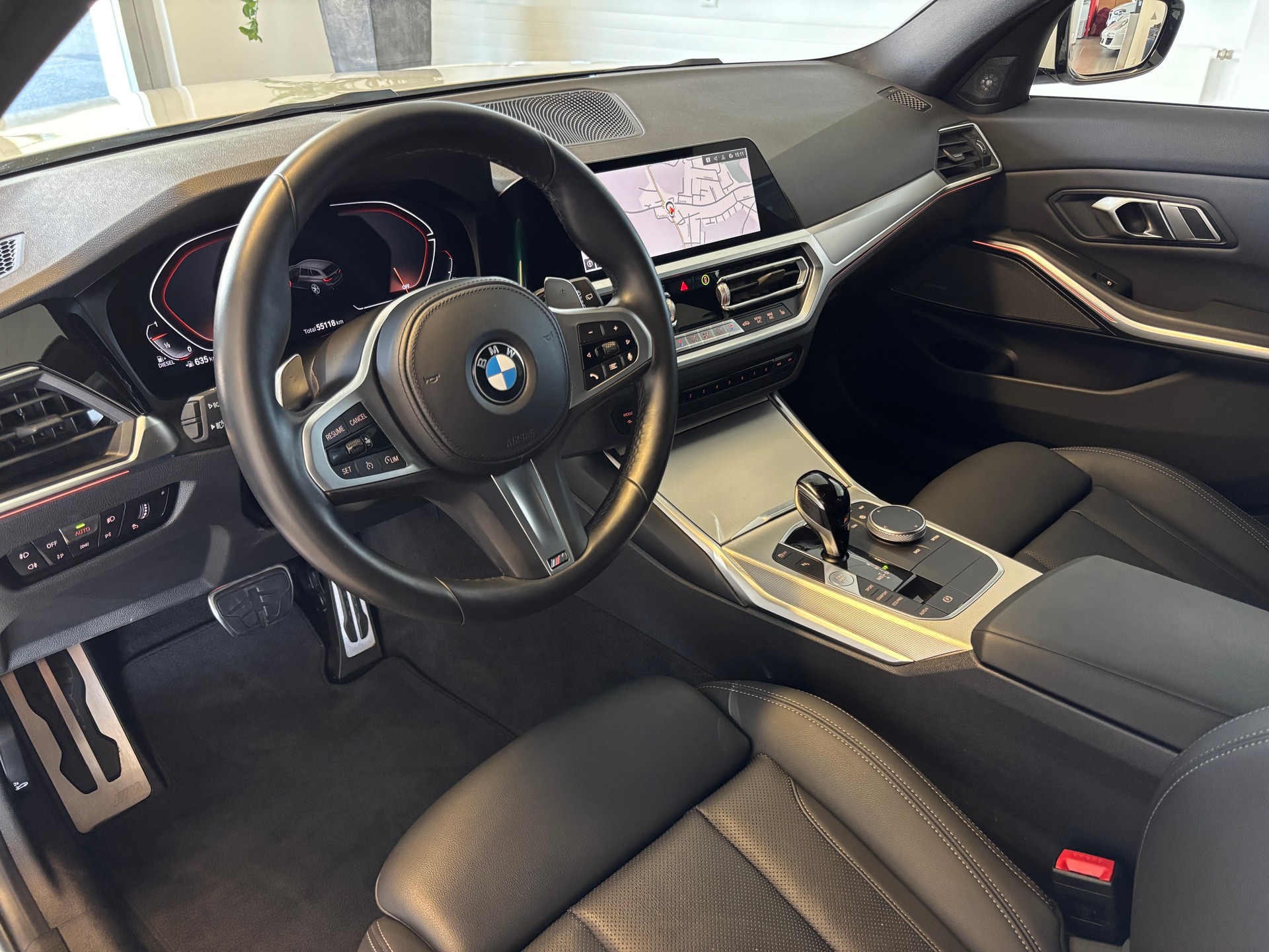 BMW 320d xDrive 48V Touring M Sport Steptronic-image-3